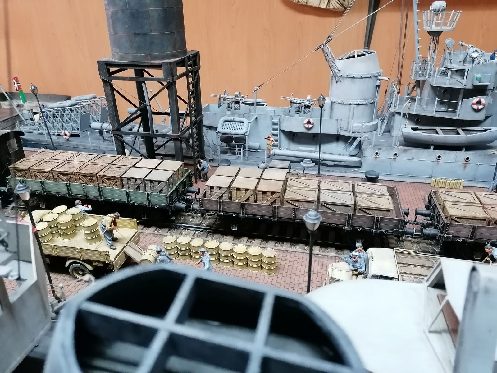 Fotos de maquetas navales construidas por Máximo Agudo.