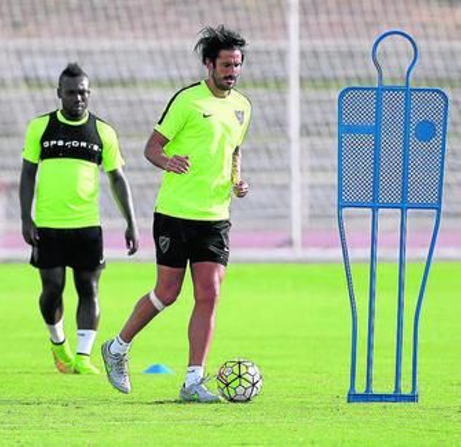 Angeleri, ayer, conduciendo el balón en solitario.