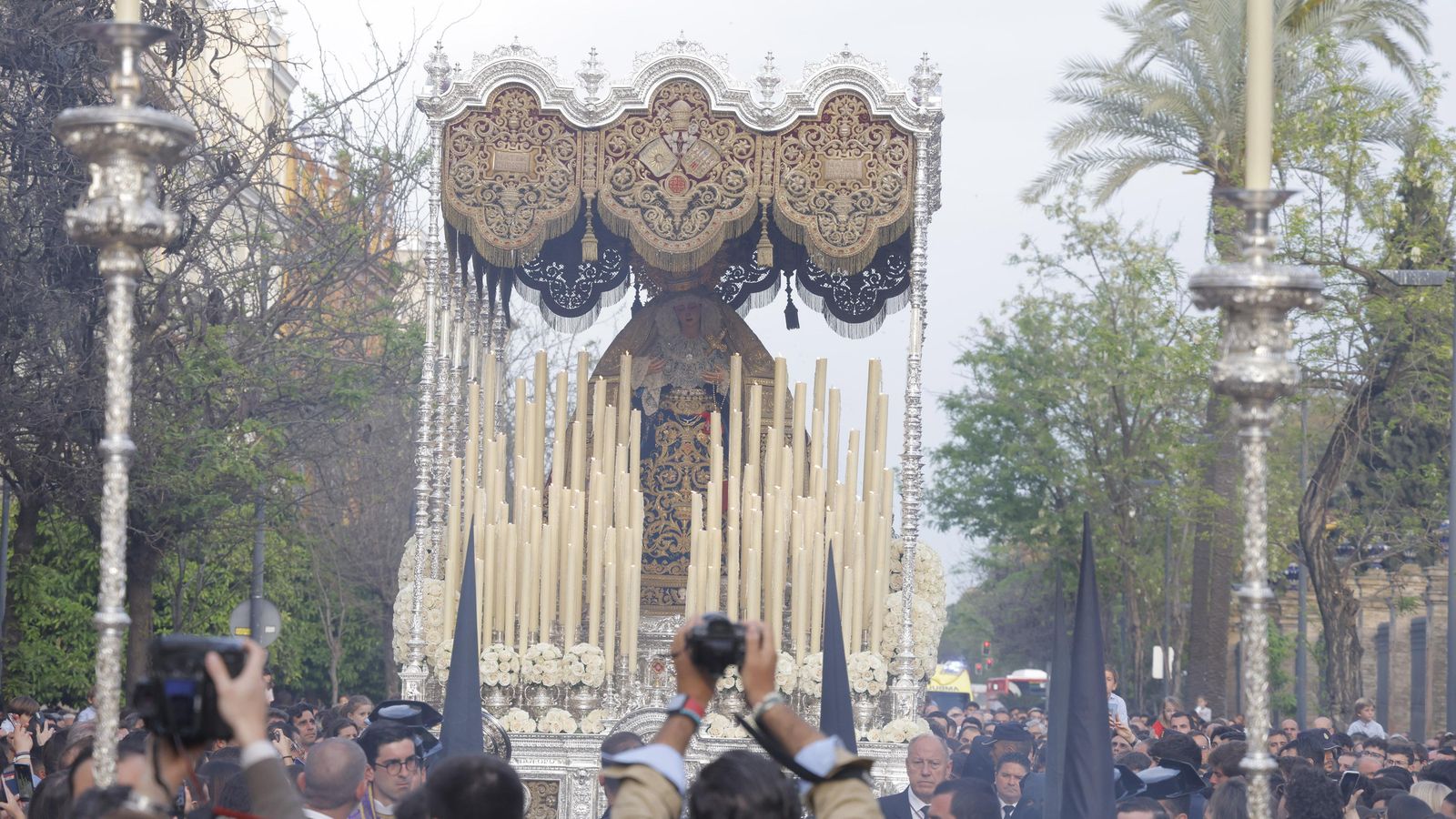 Una imagen de la Hermandad de los Estudiantes en la Semana Santa de Sevilla 2023.