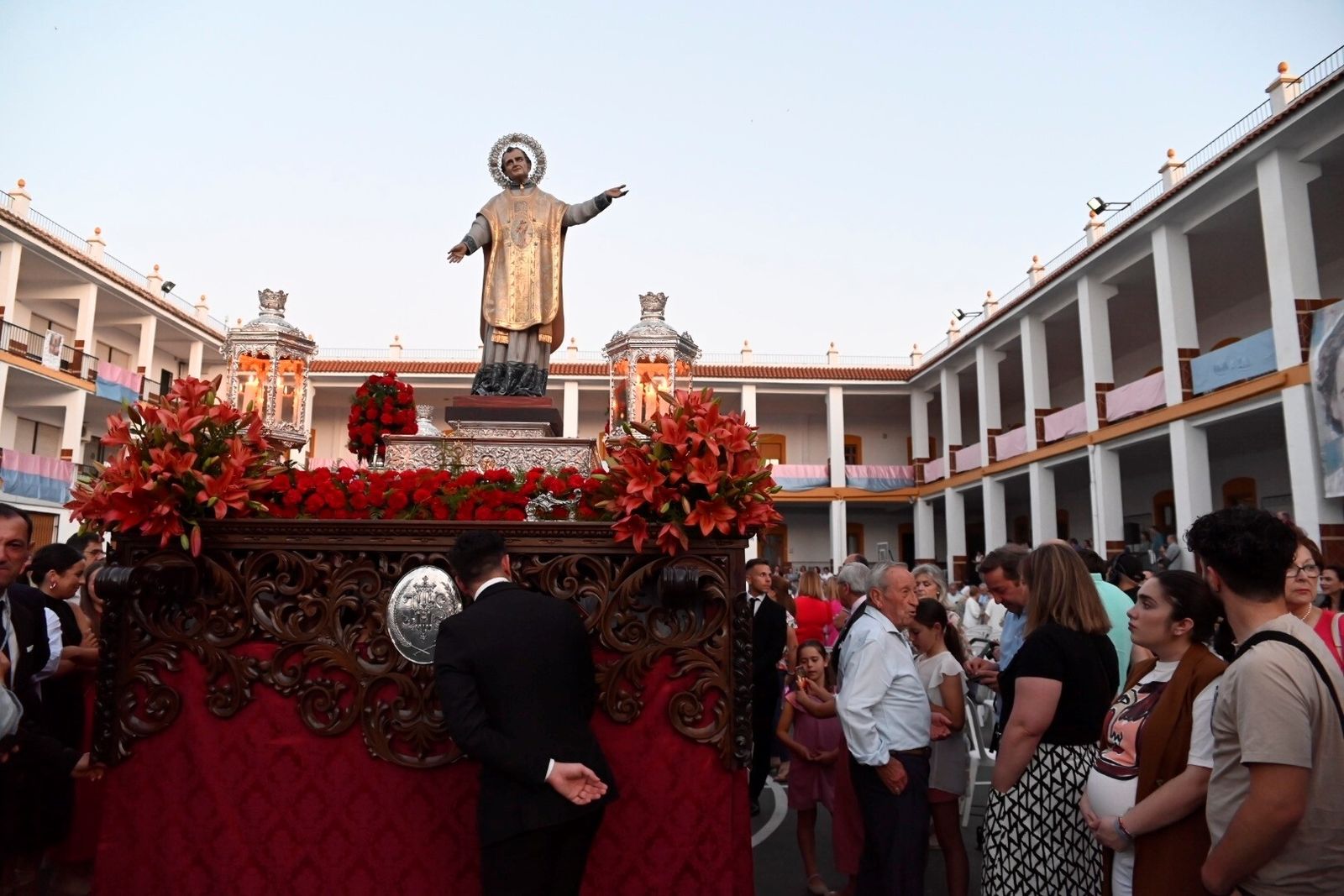 La procesión de María Auxiliadora en Córdoba, en imágenes