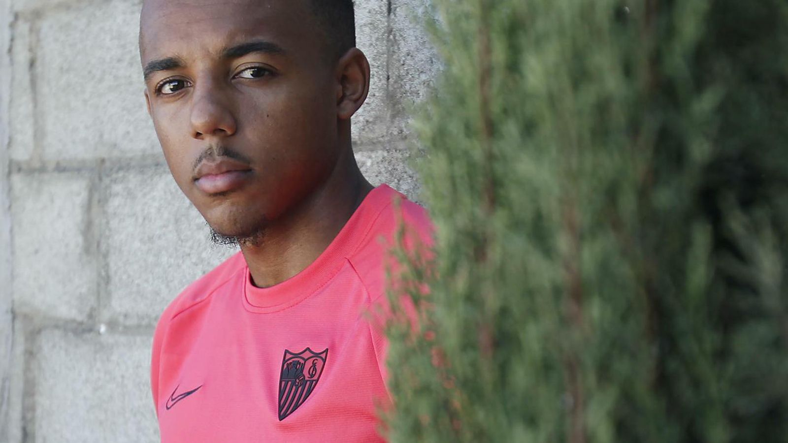Koundé, posando para Diario de Sevilla.