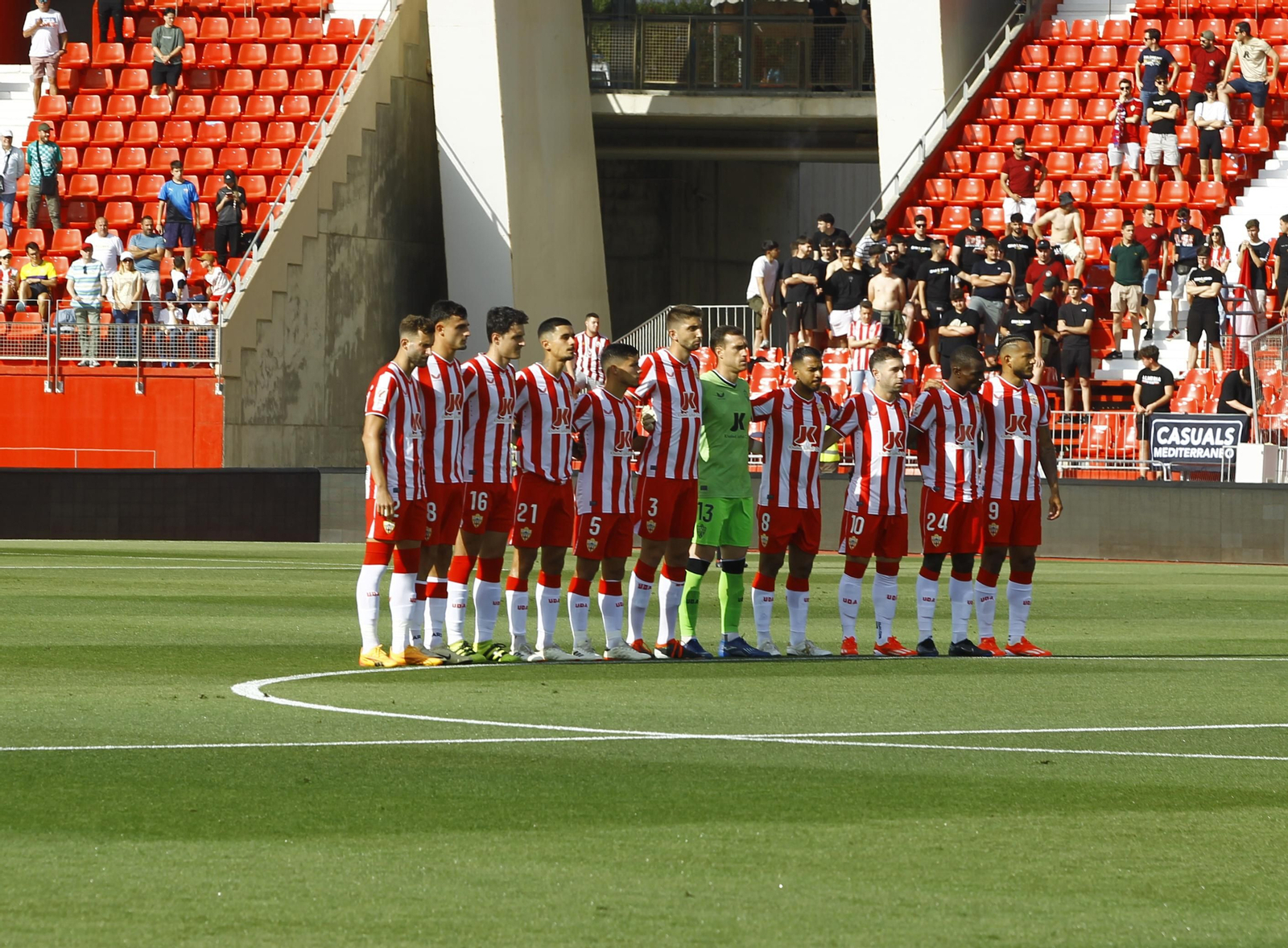 Imágenes de la gran victoria del Almería ante el Cádiz por 6 a 1