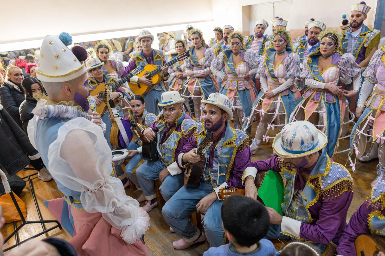 Búscate entre las mejores imágenes de la décima sesión de preliminares del COAC 2025