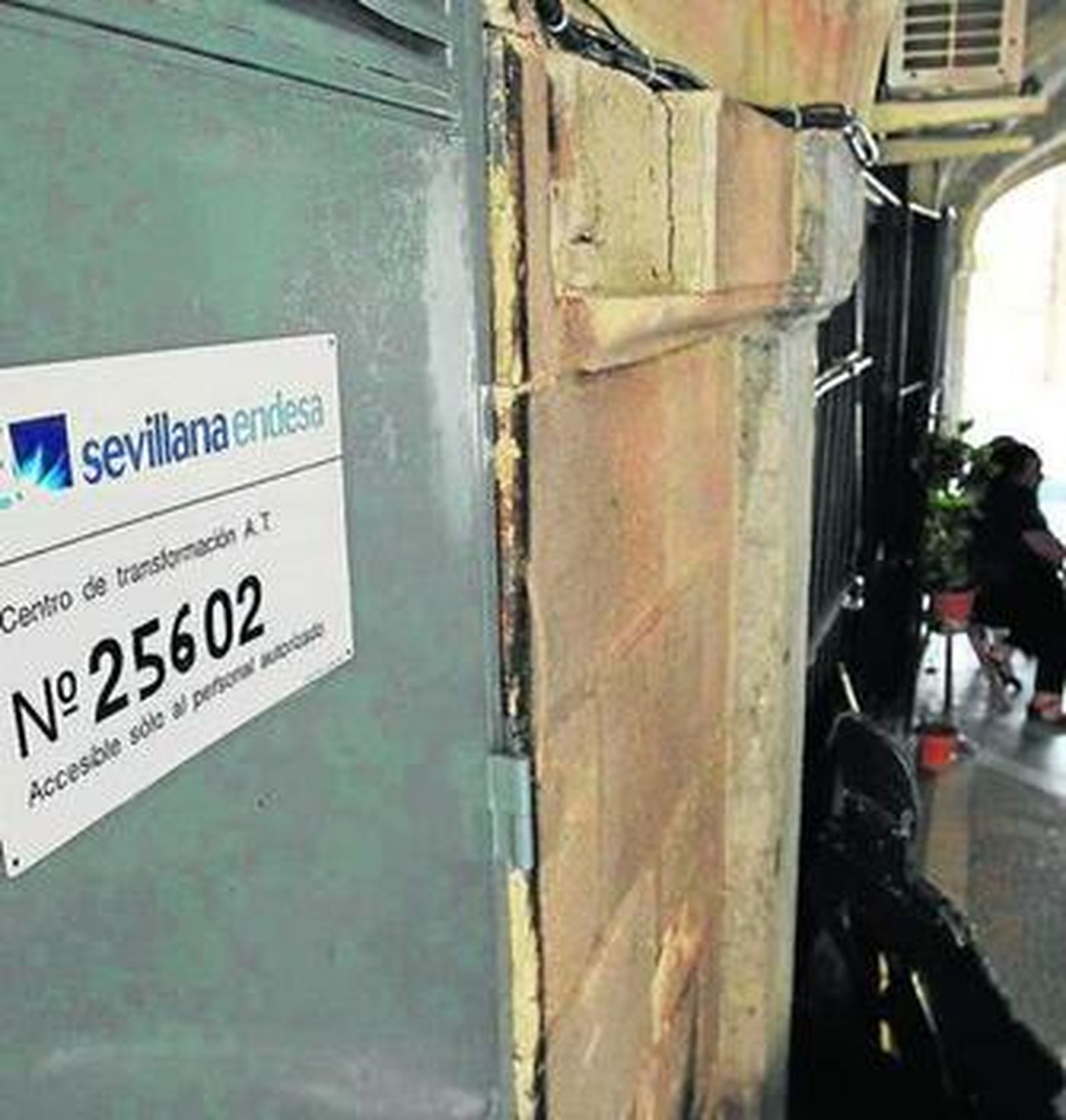 La subestación que le da energía al edificio "Los Arcos"