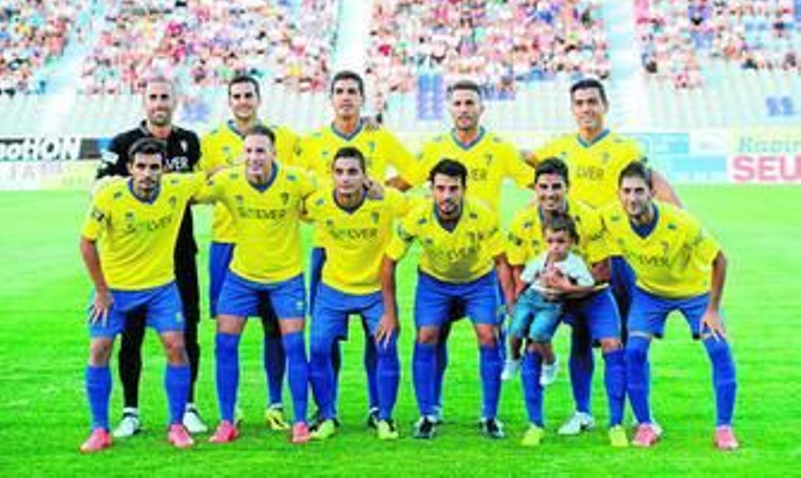 Formación inicial del Cádiz el pasado sábado en el Nuevo Estadio de La Victoria de Jaén.