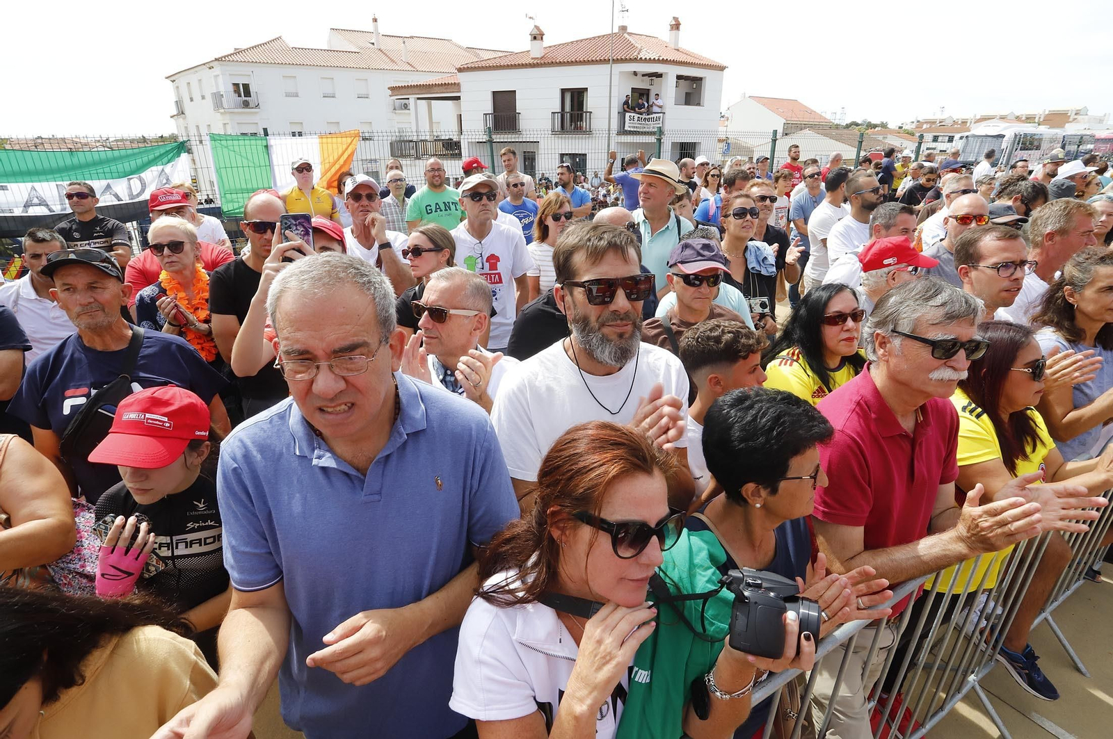 Imágenes de la Vuelta Ciclista a España en su salida desde Aracena en la 17ª etapa