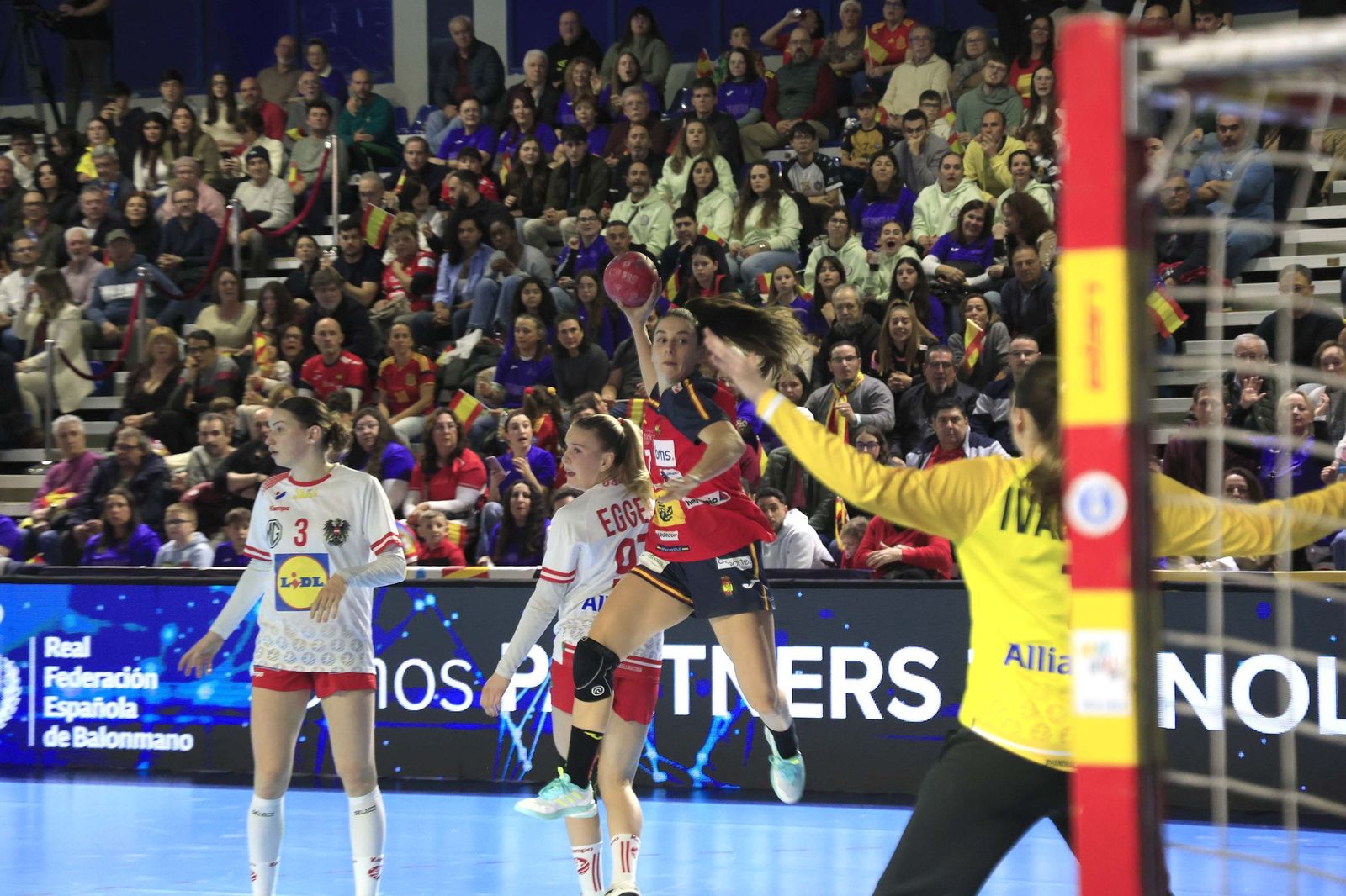 Las fotos del España-Austria del preeuropeo femenino de balonmano, en Algeciras