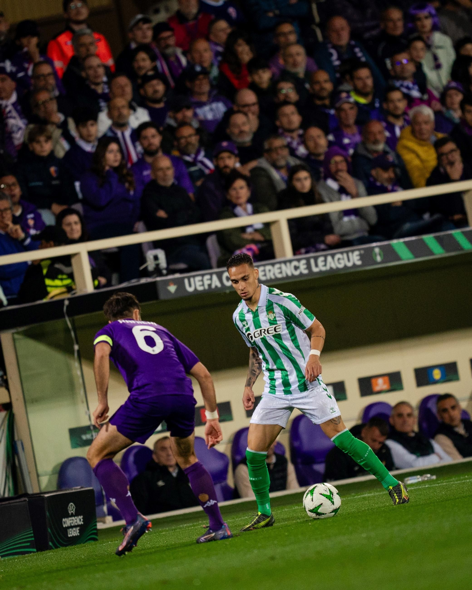 Antony, una de las numerosas veces que encaró a Ranieri.