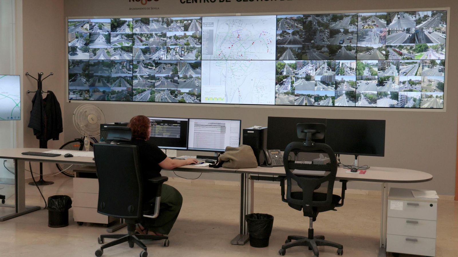 Las pantallas que reflejan la situación del tráfico en toda la ciudad.