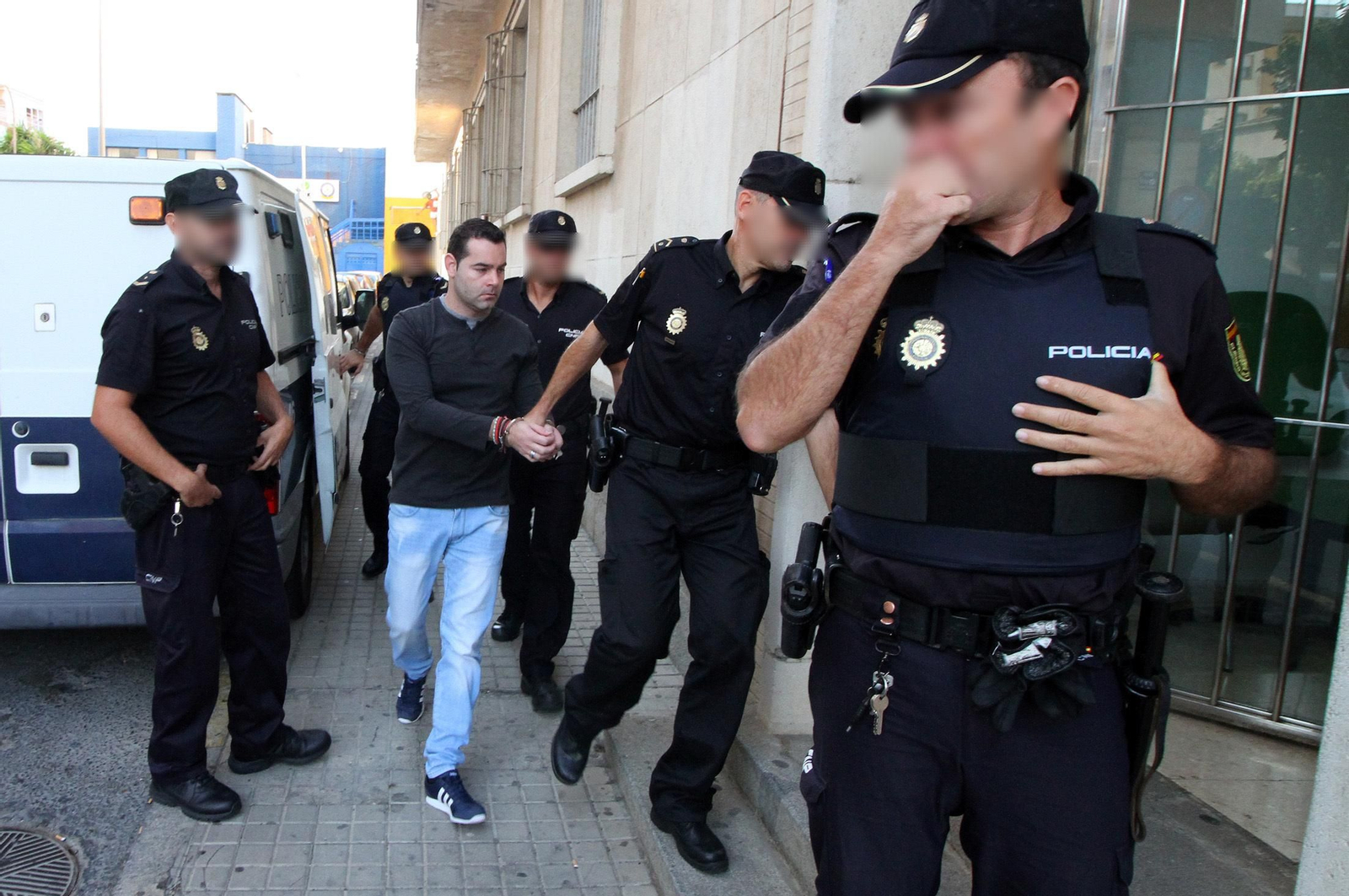 Francisco Javier Medida es trasladado a la Audiencia Provincial para asistir al juicio.