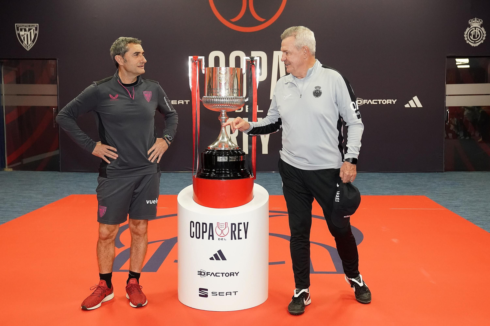 Imágenes del buen ambiente entre el Athletic y el Mallorca