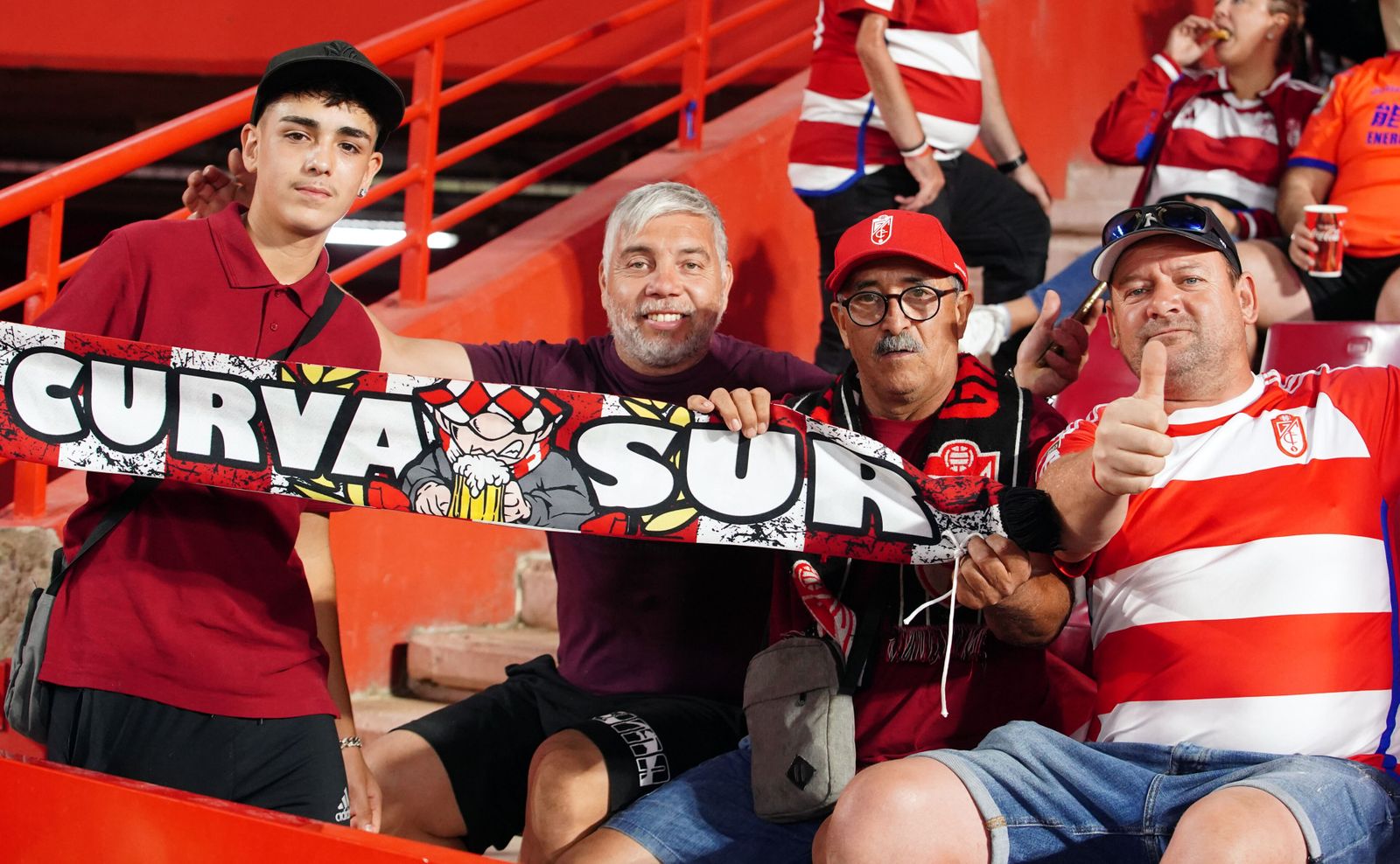 Encuéntrate en la grada en el Granada CF - FC Barcelona