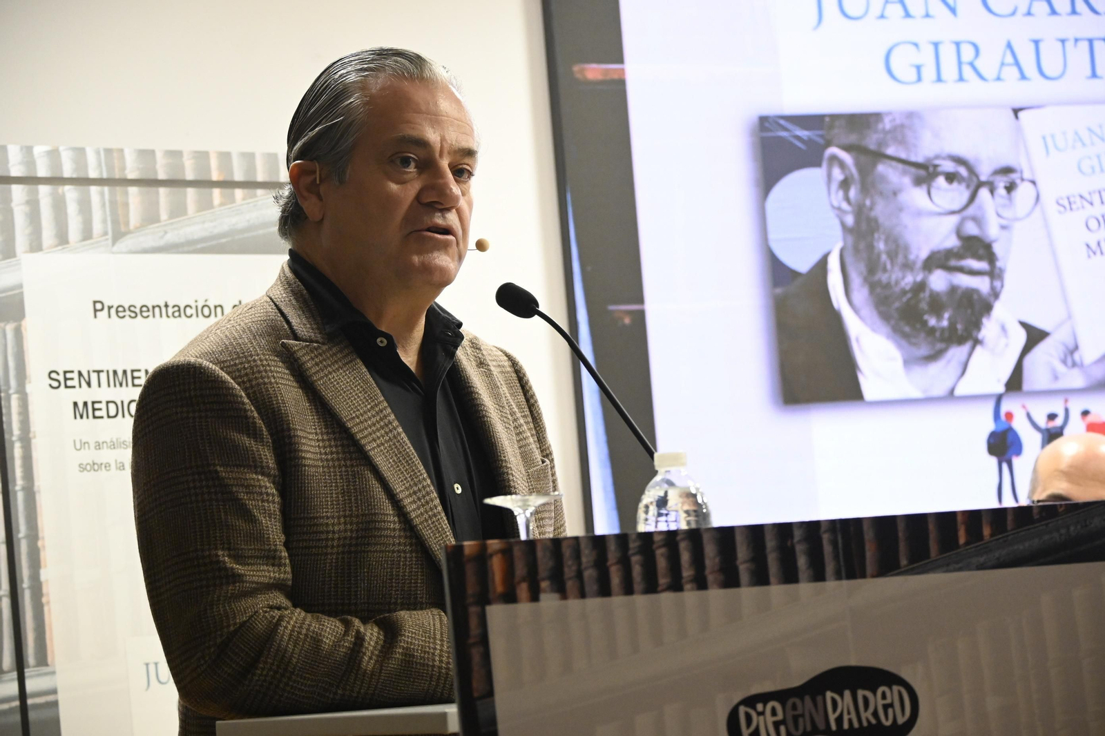 Imágenes de la presentación del libro de Juan Carlos Girauta  "Sentimentales, ofendidos, mediocres y agresivos"