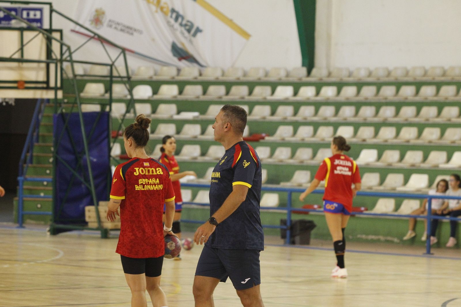 Fotogalería 'guerreras de balonmano'. Entrenamiento Selección Española