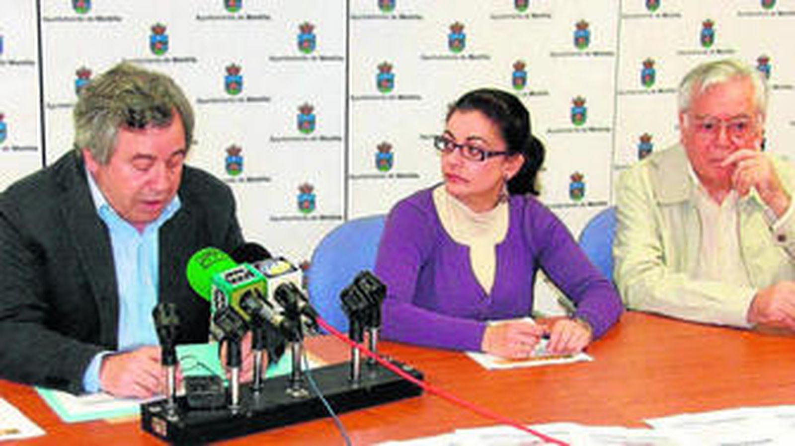 José Antonio Cerezo, Rosa Lucía Polonio y Manuel Ruiz Luque durante la presentación.