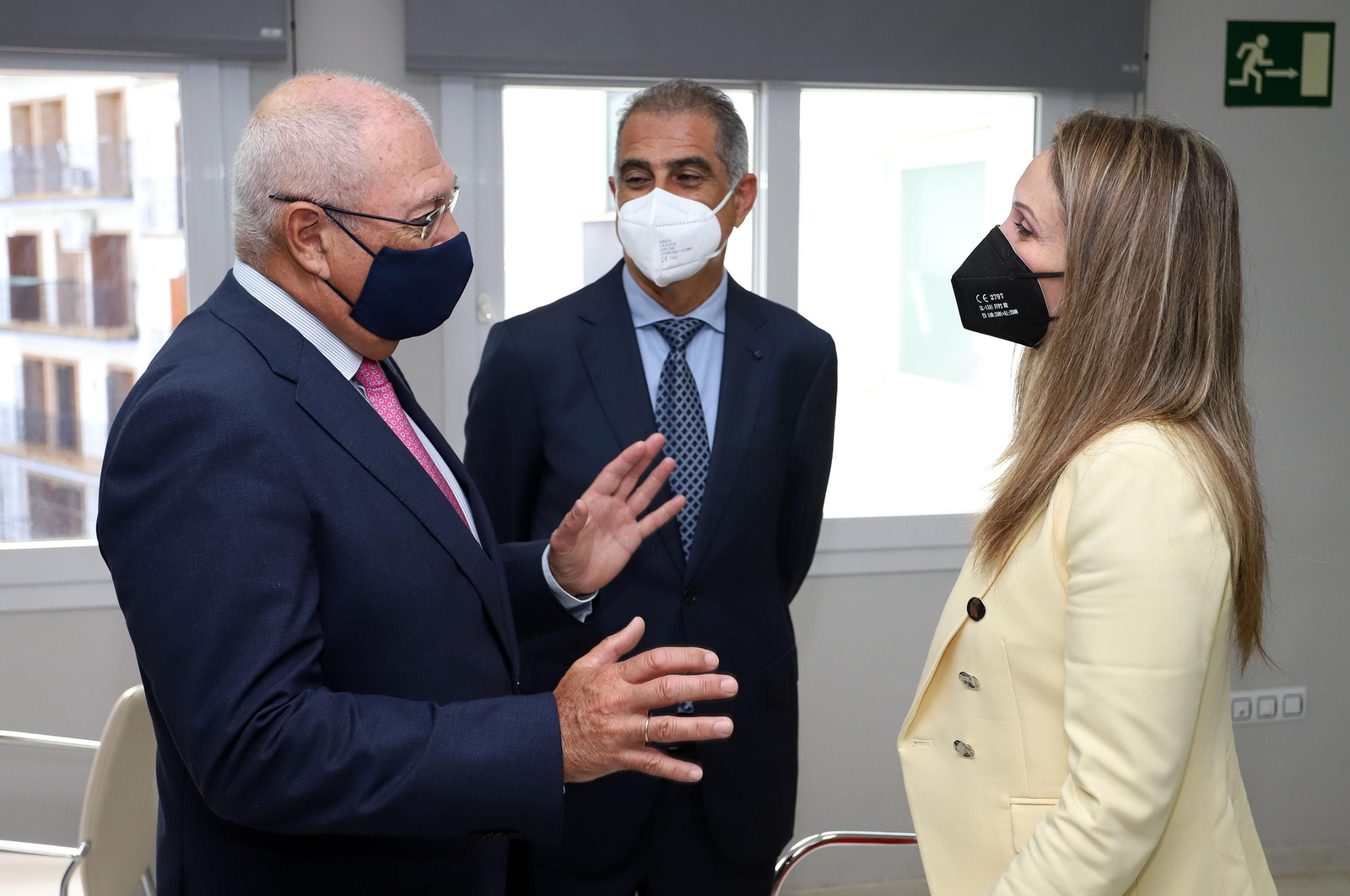 Imágenes del Foro Gerardo Rojas, con la participación de Antonio Lozano García