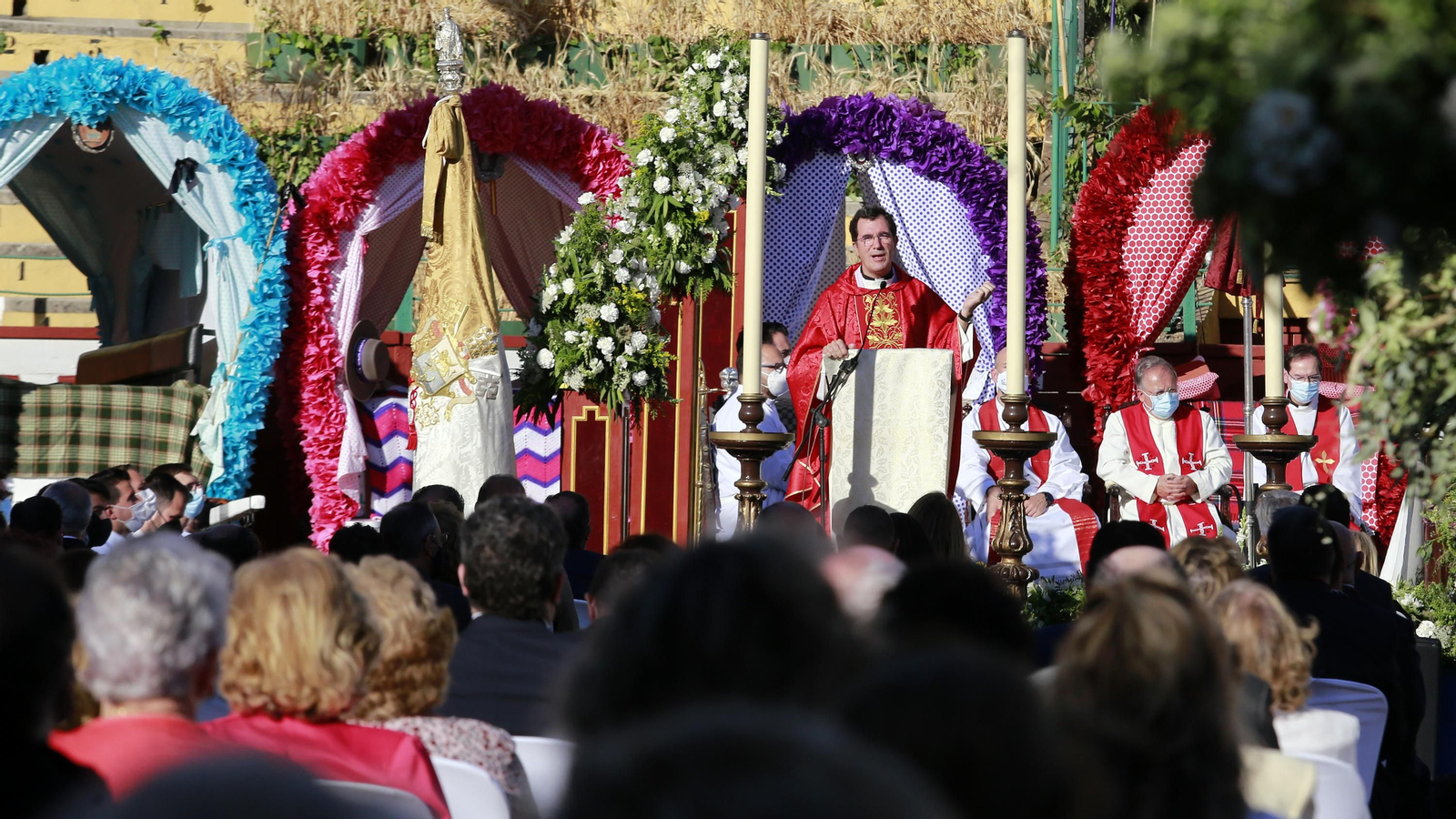 Imágenes de la Misa de Pentecostés en la Plaza de Toros de Jerez