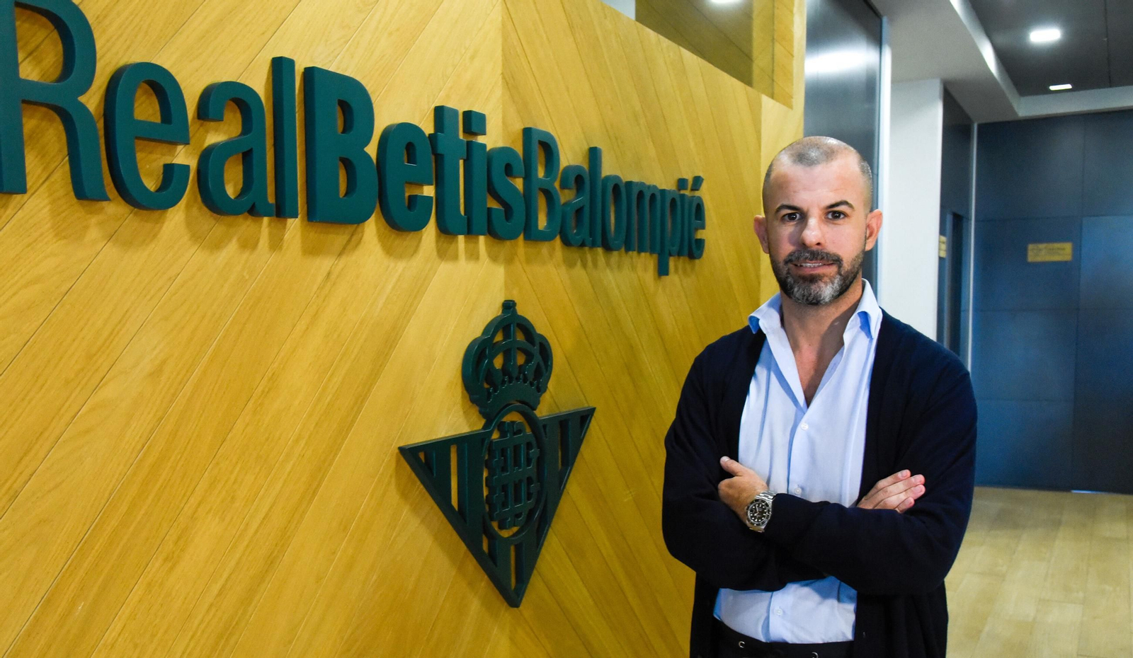 Manu Fajardo posa en el interior de la Ciudad Deportiva Luis del Sol.