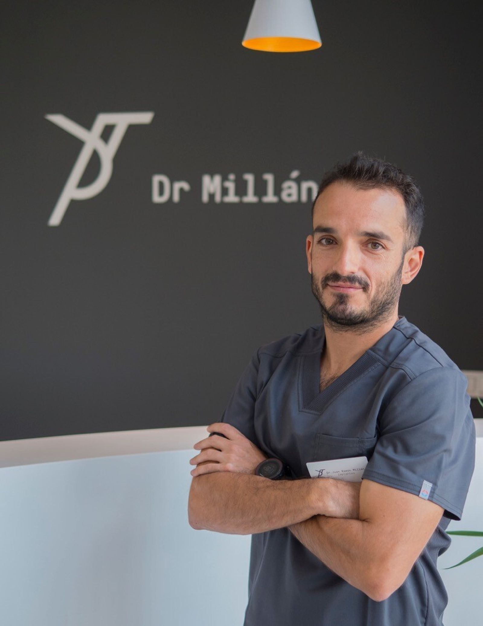 El doctor Juan Ramón Millán es un afamado odontólogo