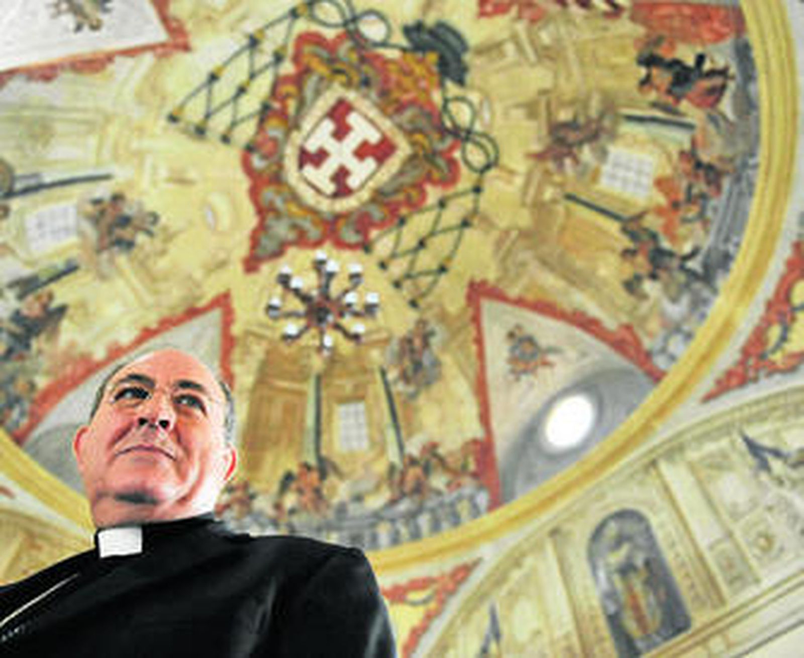 El arzobispo en las dependencias del Palacio Arzobispal.