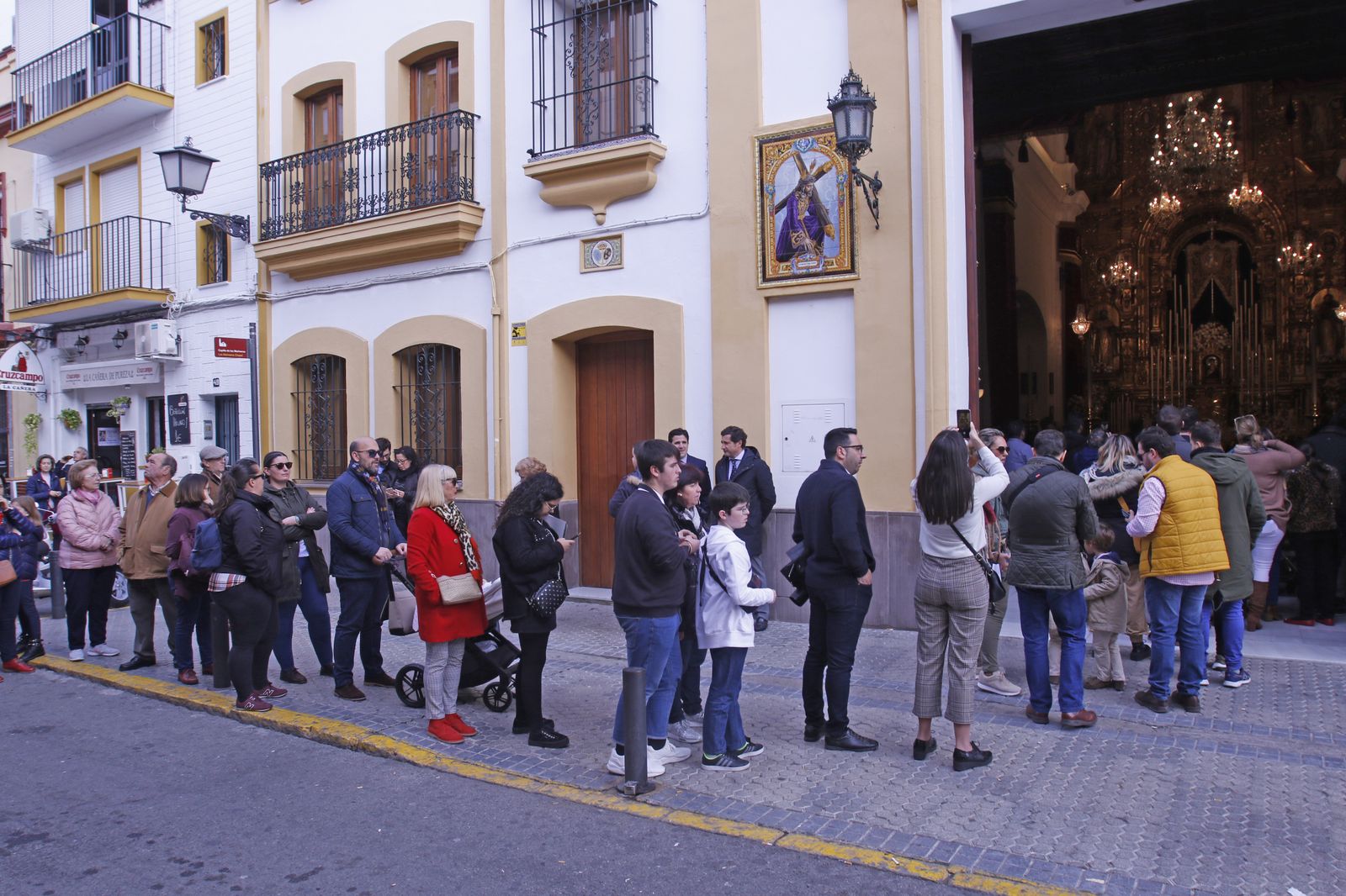 Besamanos de Esperanza de Triana y Macarena