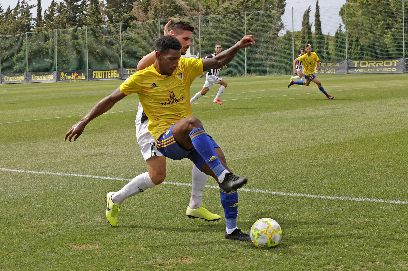 Las imágenes del Cádiz B - Badajoz