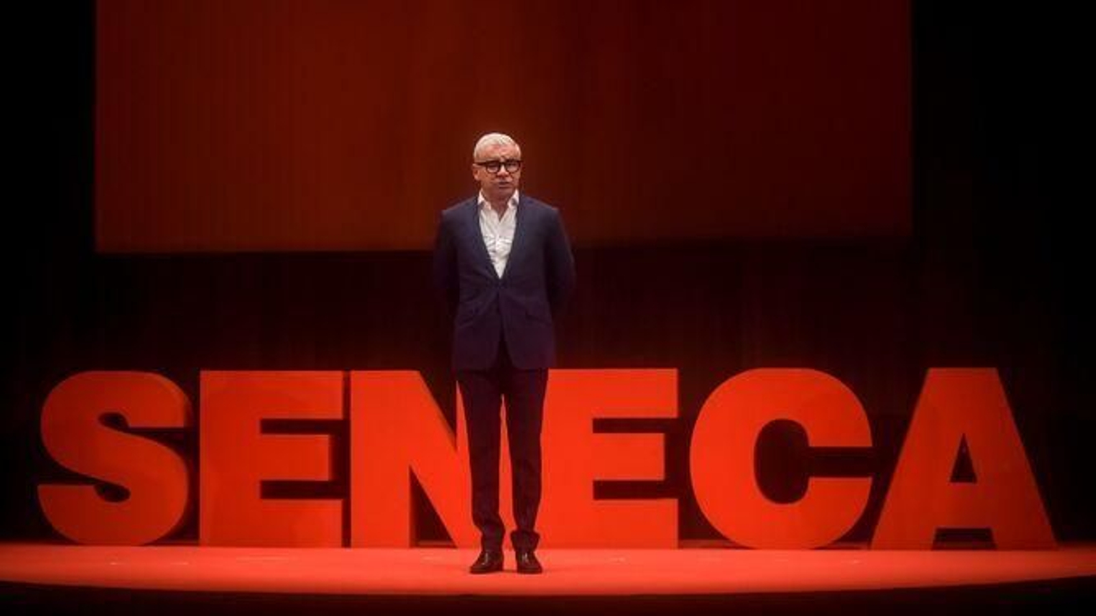 Jorge Javier Vázquez durante su espectáculo 'Desmontando a Séneca'.