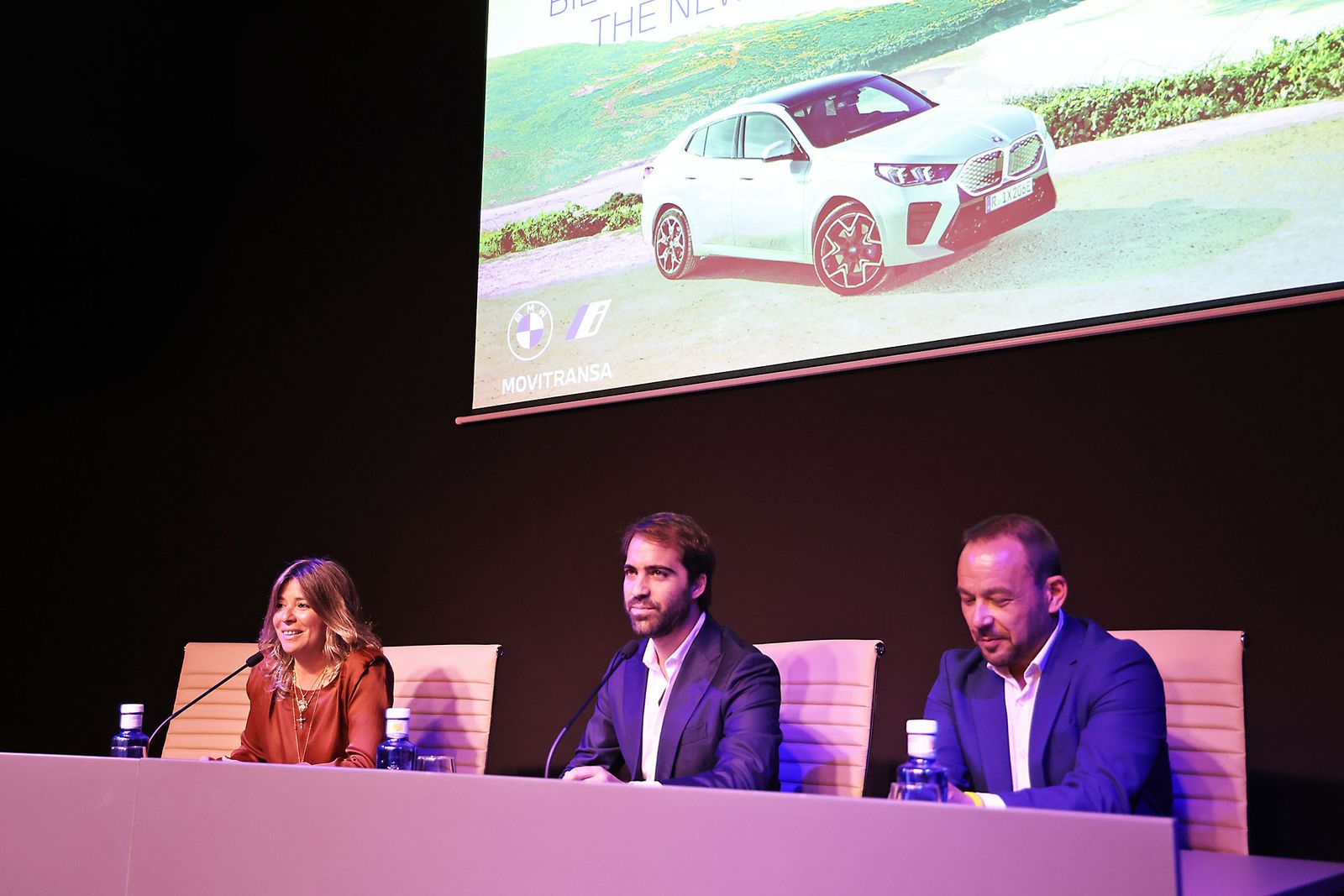 Movitransa presenta los nuevos modelos de BMW IX2 y el X2 en el complejo deportivo Lamiya