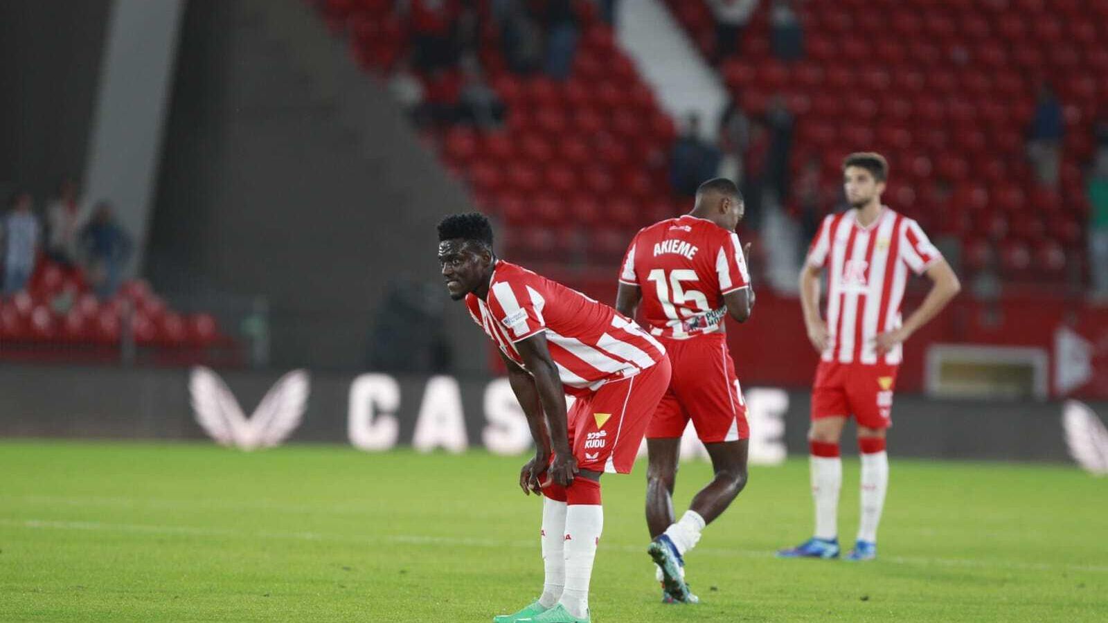 Baba con rostro de impotencia ante el reguero de derrotas