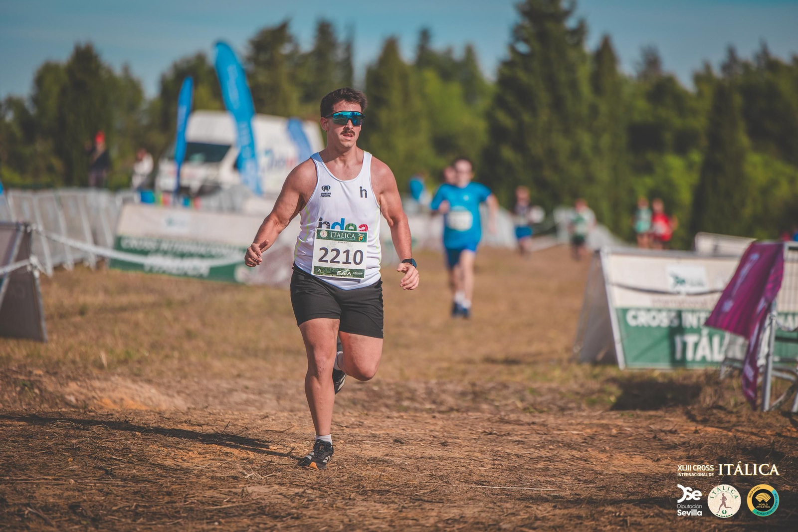 Búscate en las fotos del Cross de Itálica 2025 | 3