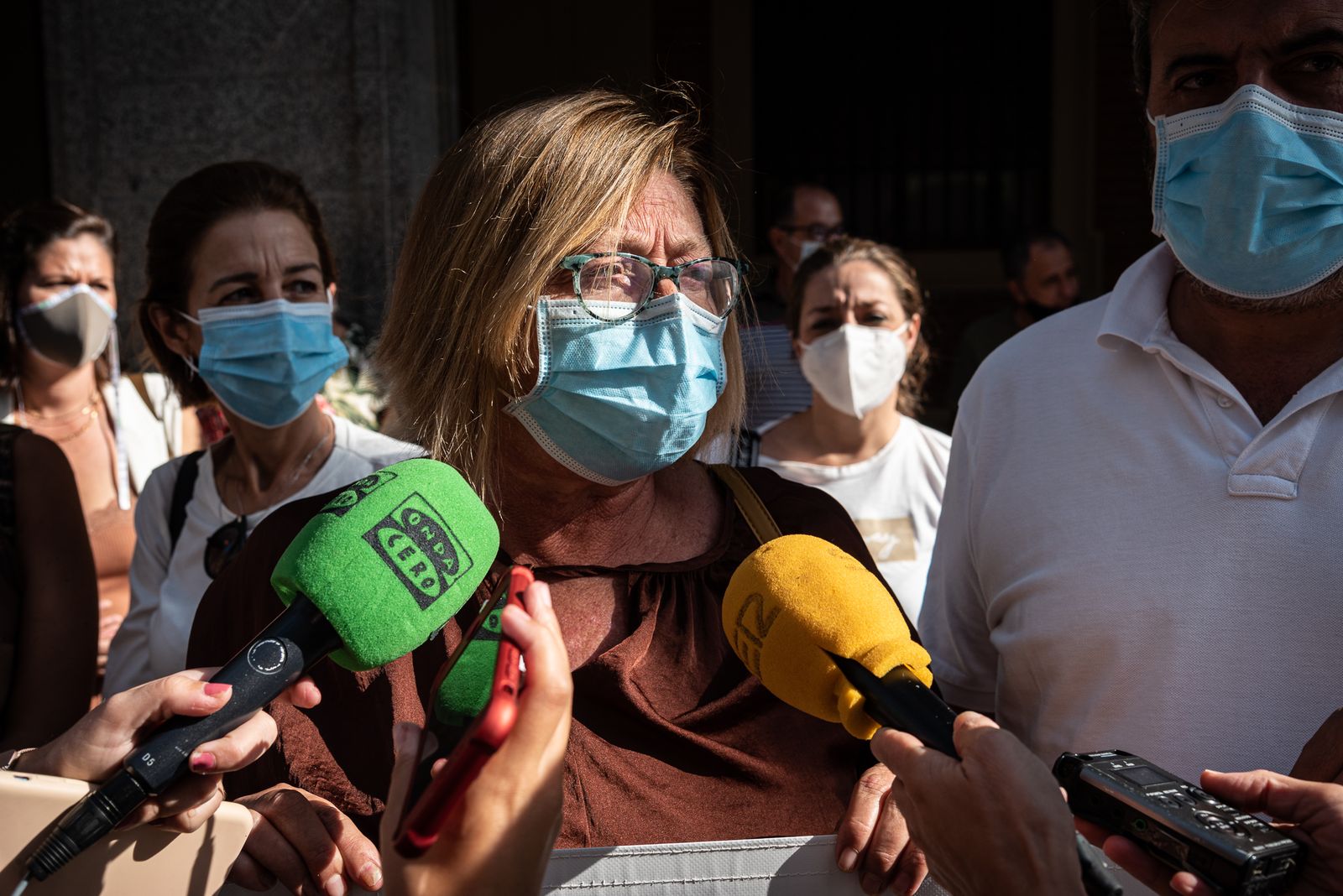 Imágenes de la concentración de los vecinos de Almonte por el servicio de urgencias