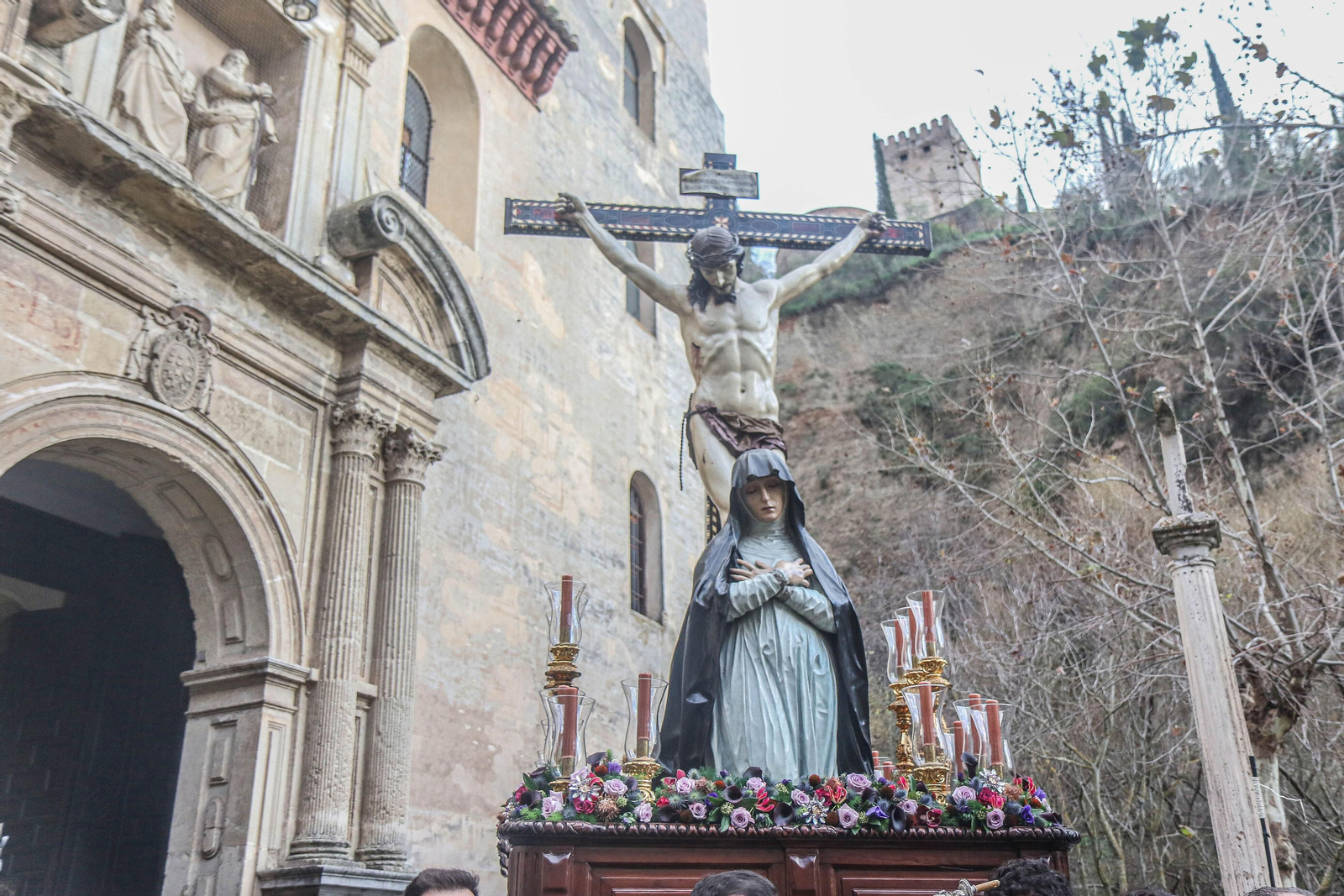 Fotogalería | El vía crucis de las cofradías de Granada en imágenes