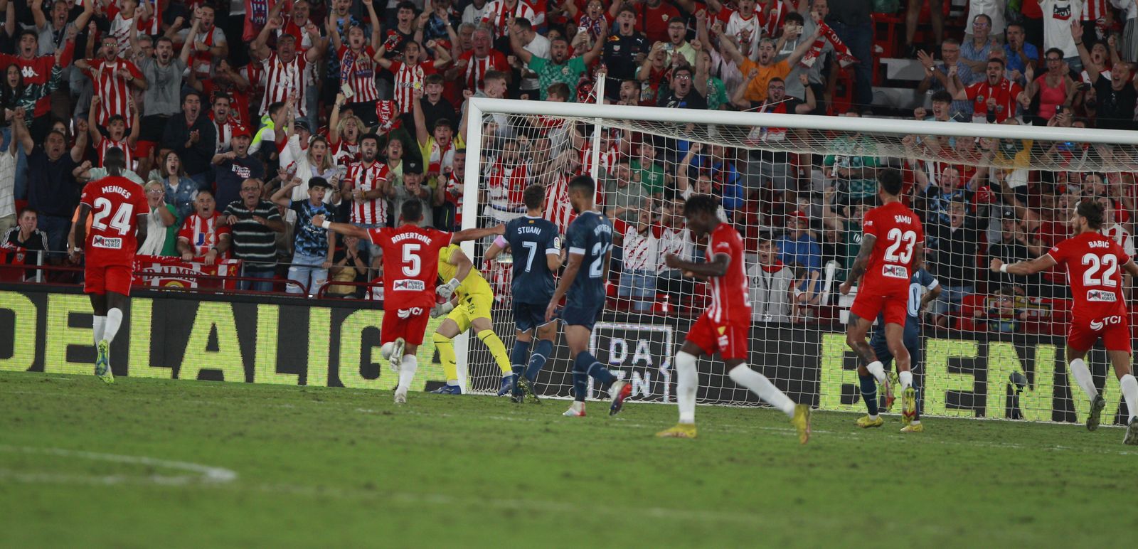 Imágenes del partido de fútbol U.D. Almería-Girona F.C.