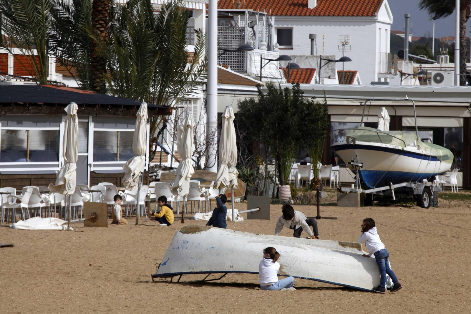 Ambiente en las terrazas de El Rompido y Punta Umbría durante este sábado.