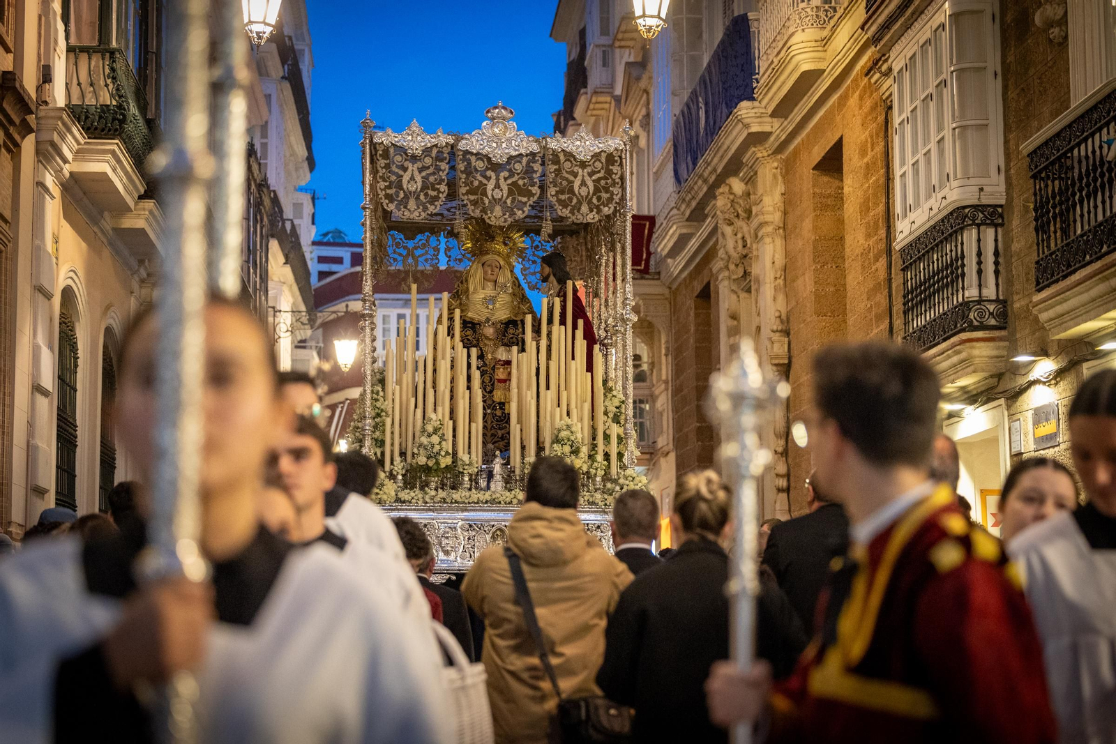 Las imágenes de la archicofradía de Ecce Homo en la Semana Santa de Cádiz de 2024