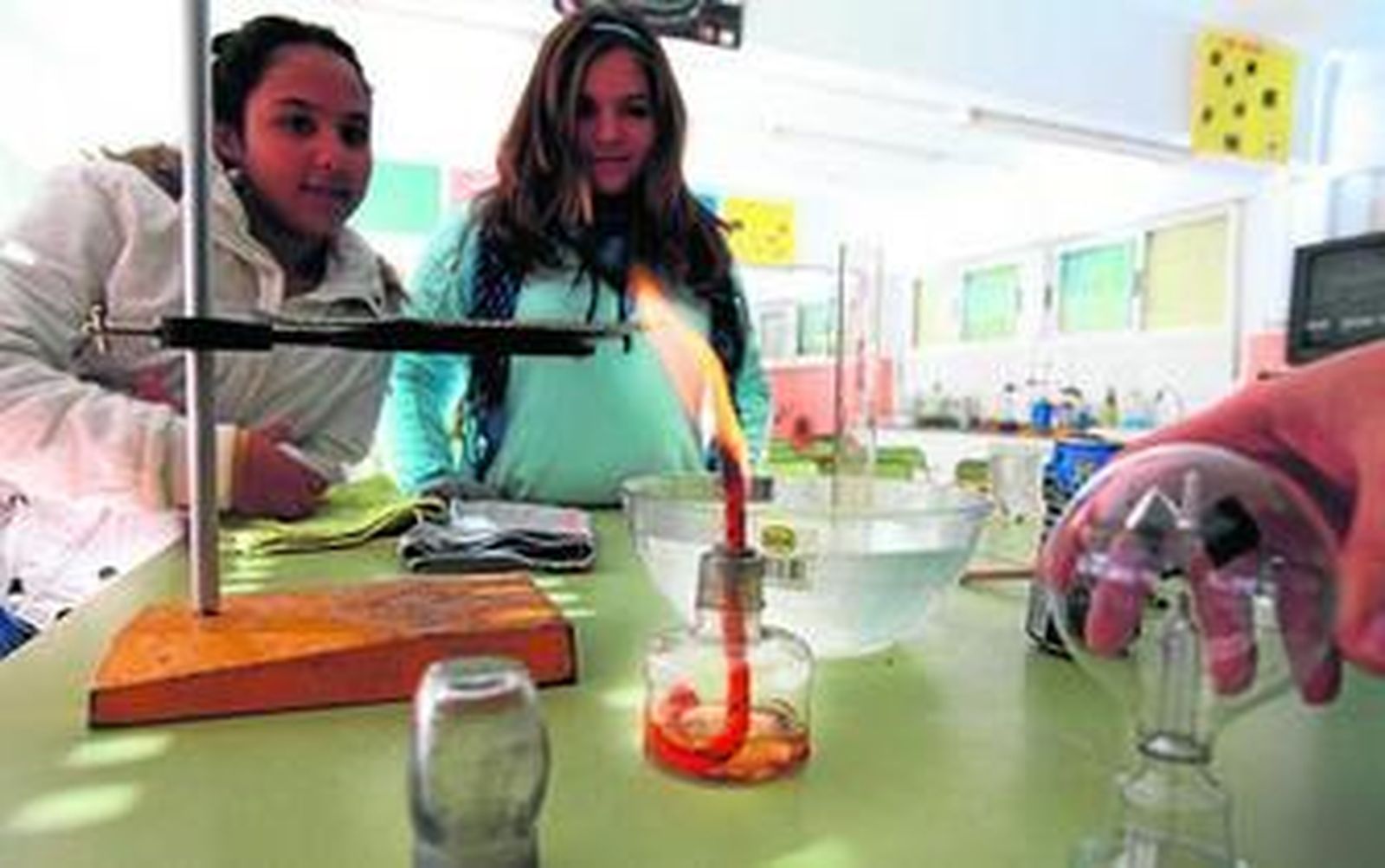 Material escolar utilizado en el laboratorio de un instituto de Jerez para las prácticas de los alumnos.