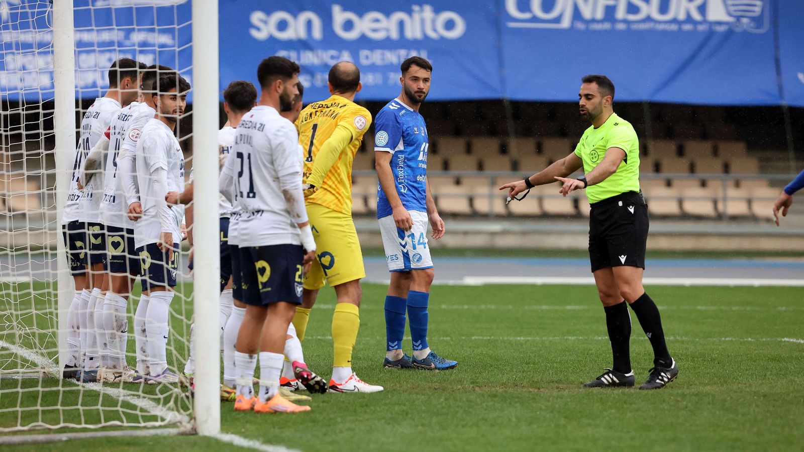 Imágenes del Xerez DFC contra el UCAM Murcia CF en Chapín