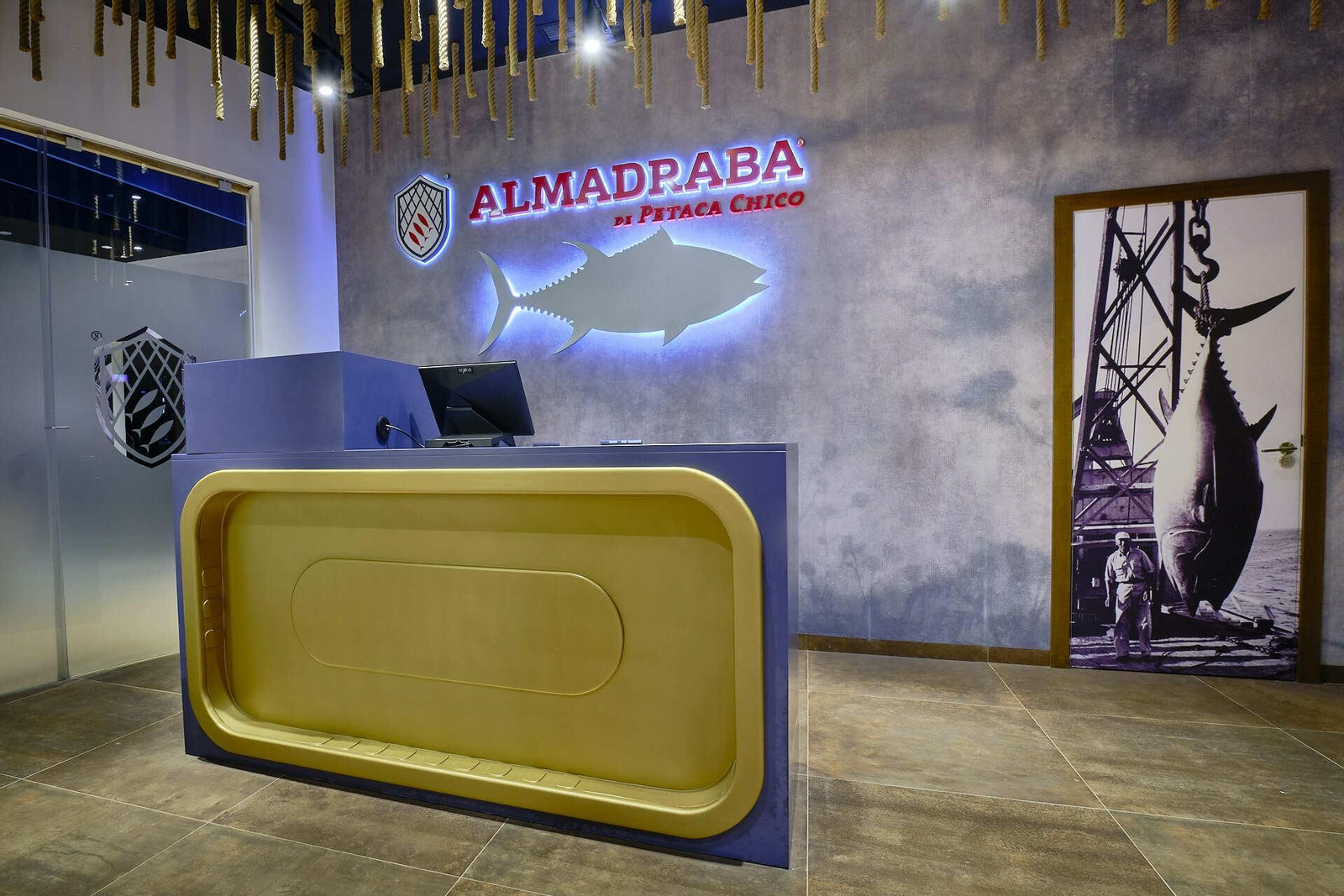 Cooking Almadraba