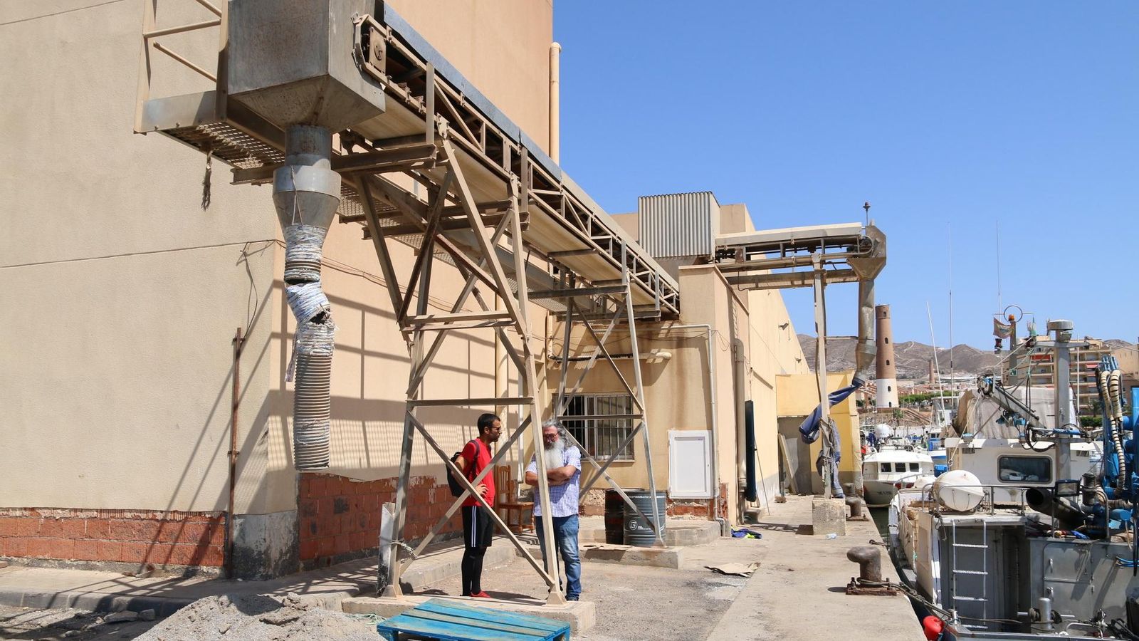 La Fábrica de Hielo, rota, una de las primeras cosas que debe de arreglar la Junta.