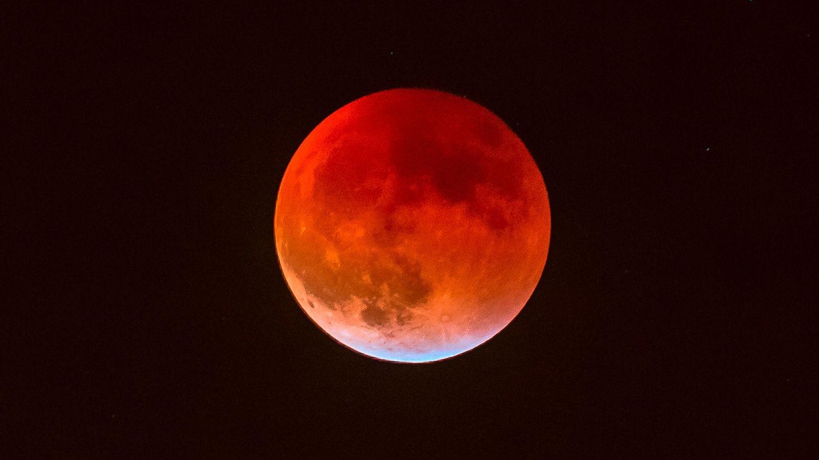 La 'Luna de Sangre' se verá en Huelva al comienzo del atardecer