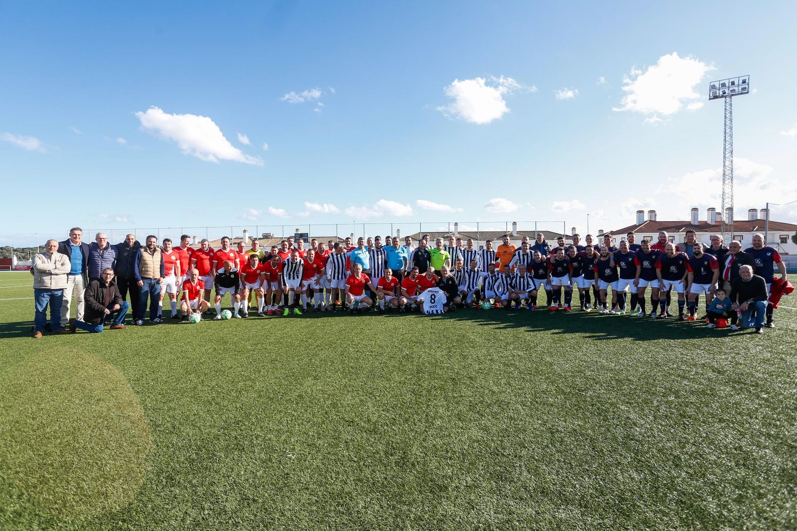 Las fotos del homenaje al exfutbolista sanroqueño Armando Hernández