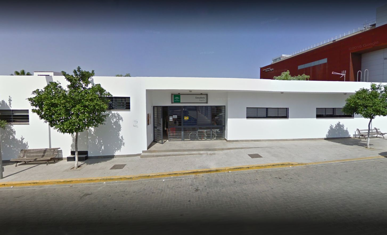 El centro de salud de Burguillos, donde han tenido lugar los hechos.
