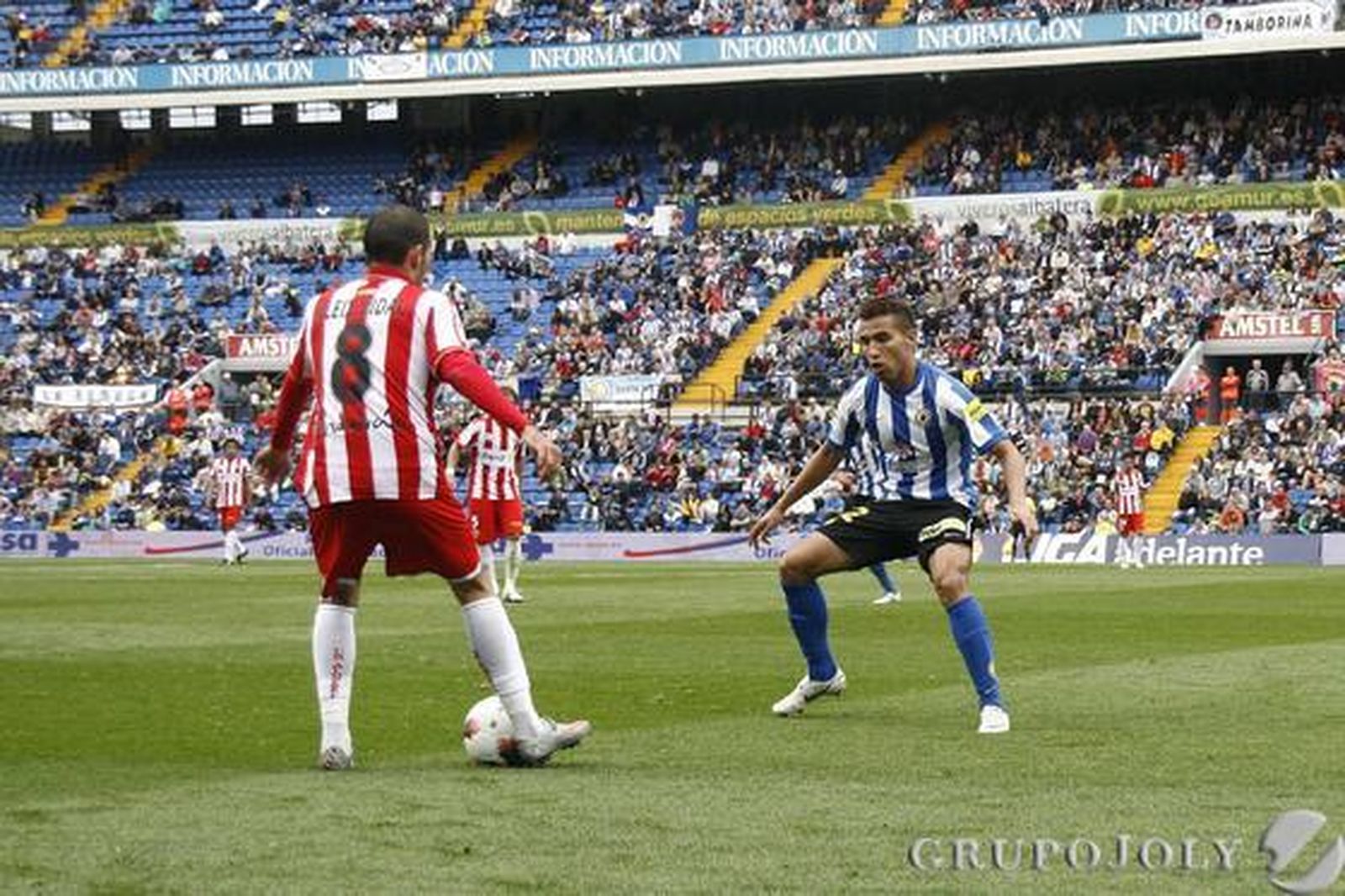 El Almería se lleva un punto del Rico Pérez y se mantiene en la pelea por las plazas de promoción. 

Foto: Rafael Gonzalez
