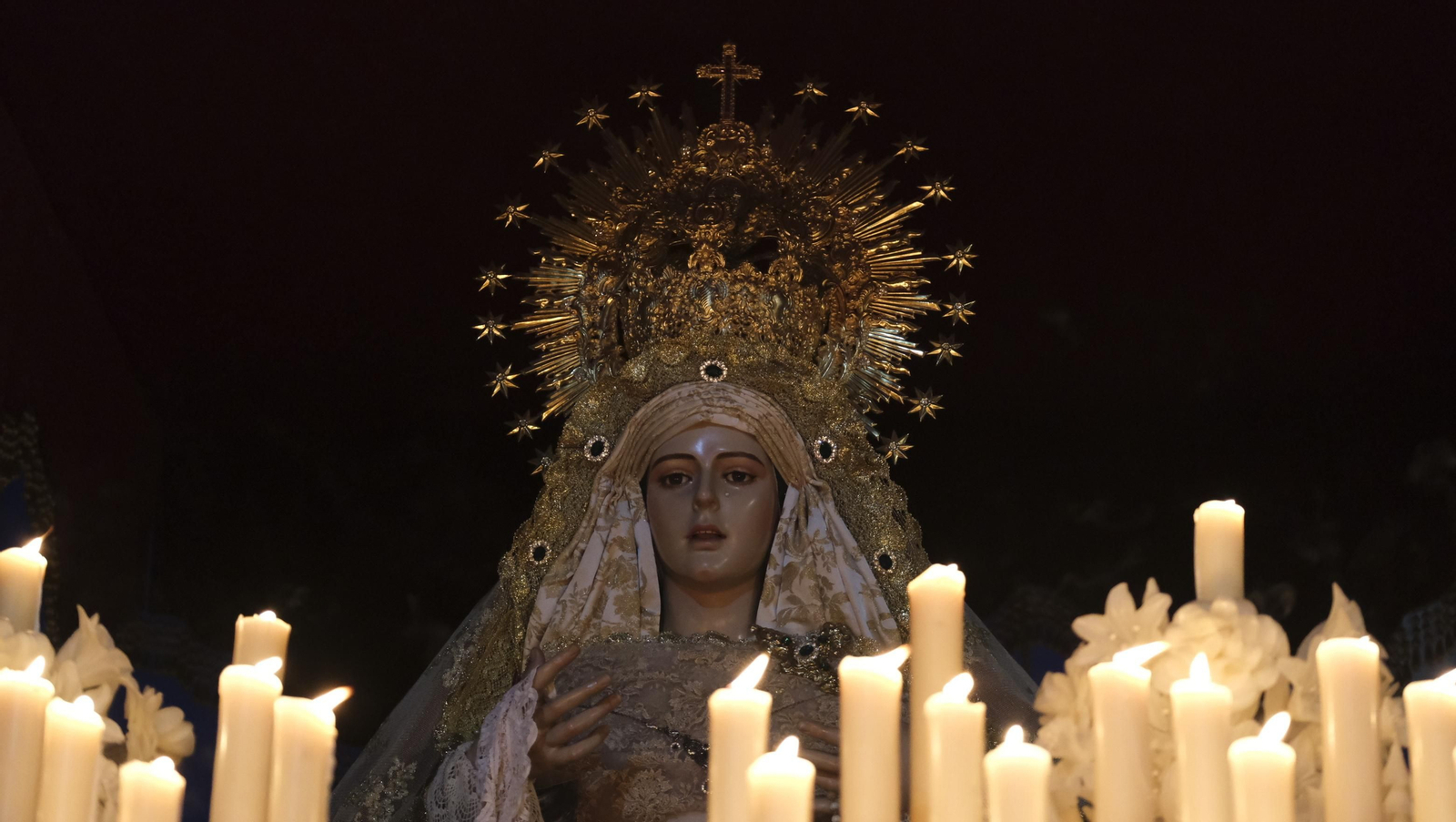 Fotogalería de la procesión de Unidad por el Barrio de Piedras Redondas. Almería