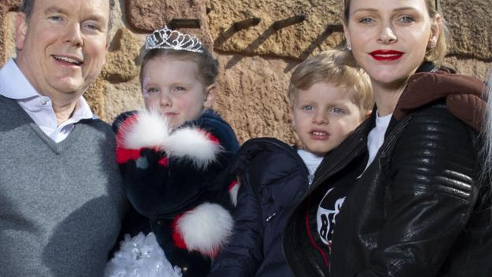 Alberto y Charlene, en una imagen de archivo, en Disneyland con sus hijos.