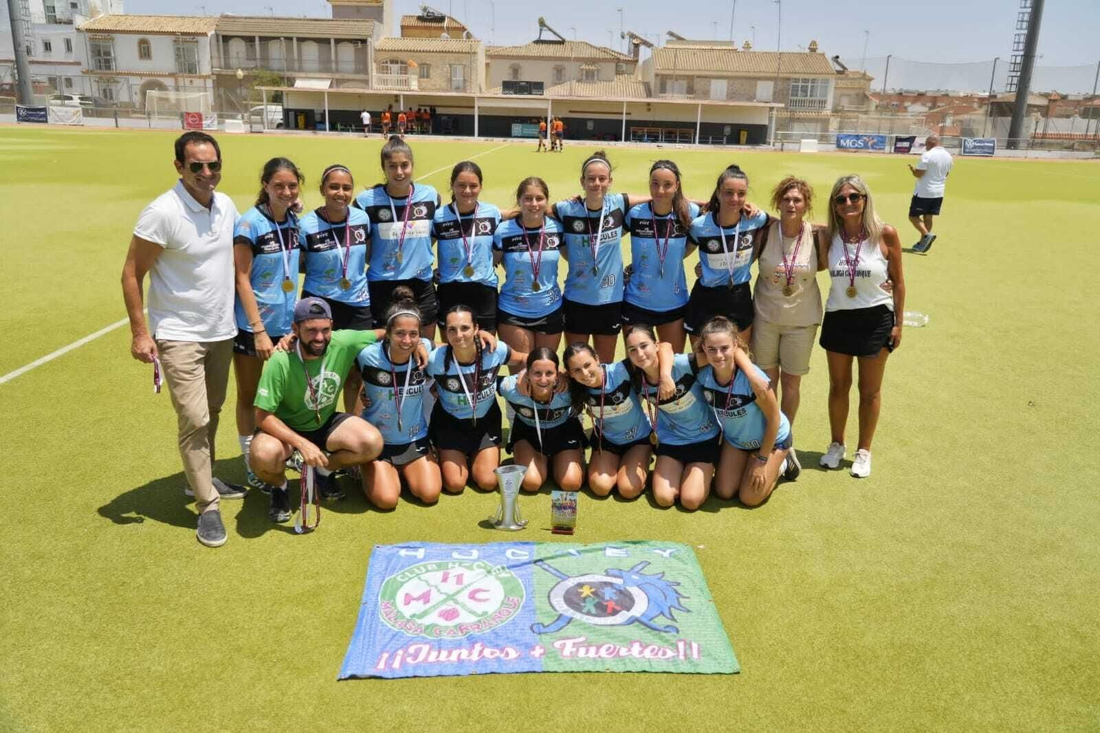 La plantilla del equipo del Club de Hockey La Candelaria