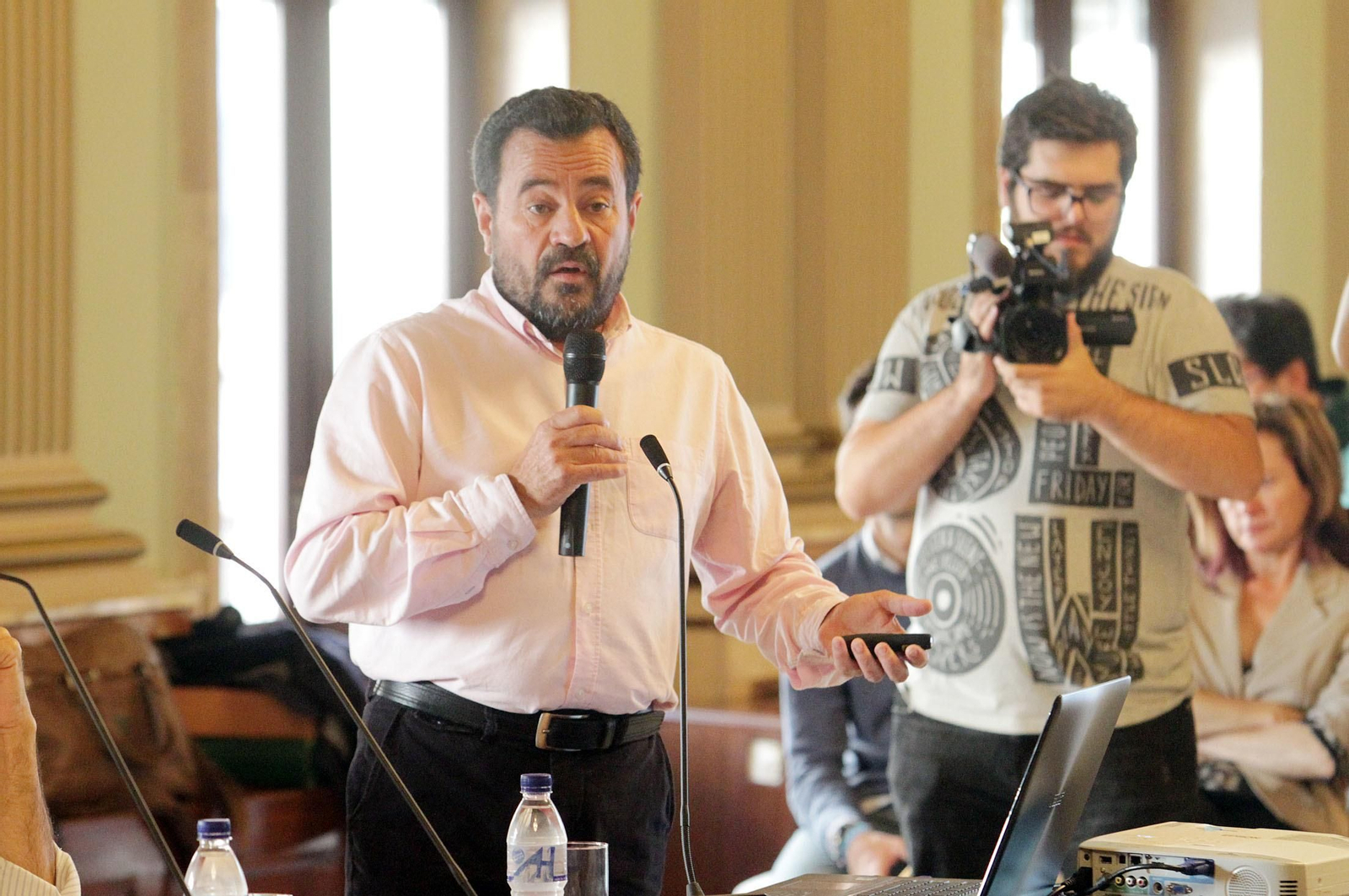 Imágenes de la Mesa de los Fosfoyesos celebrada en el ayuntamiento