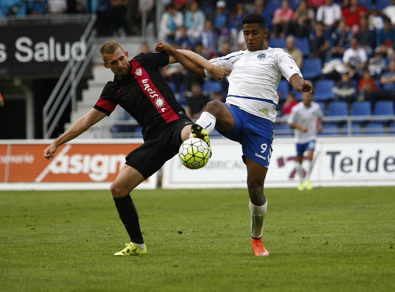 Choco Lozano (d), durante su etapa en el Tenerife.