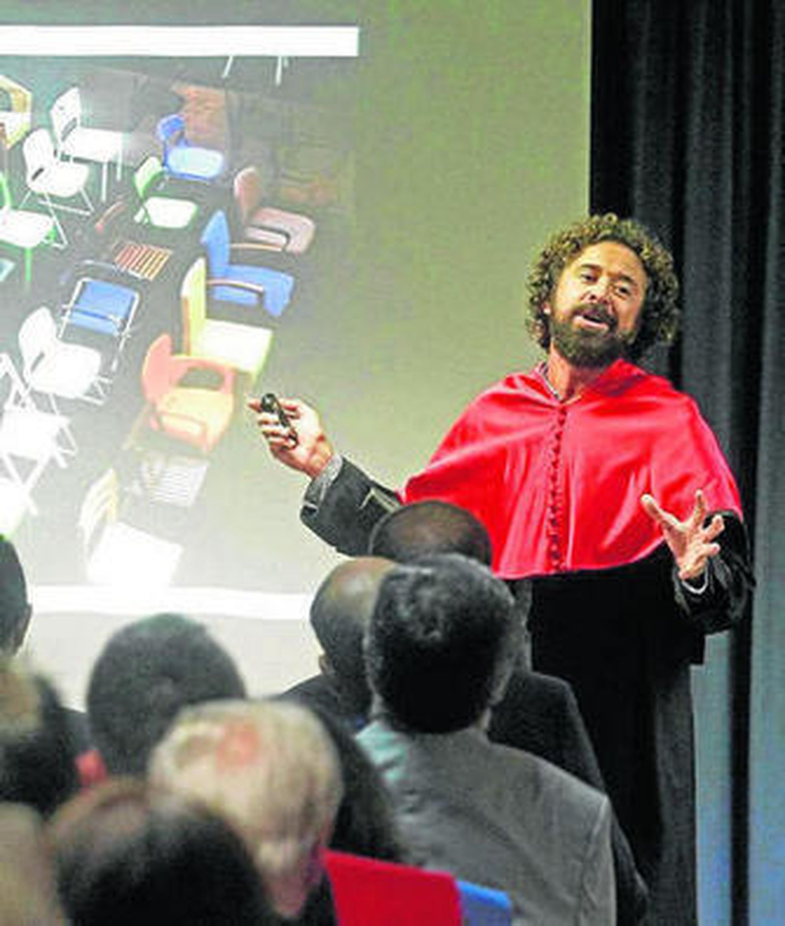 Un instante de la lección inaugural de Ramón Barrera.