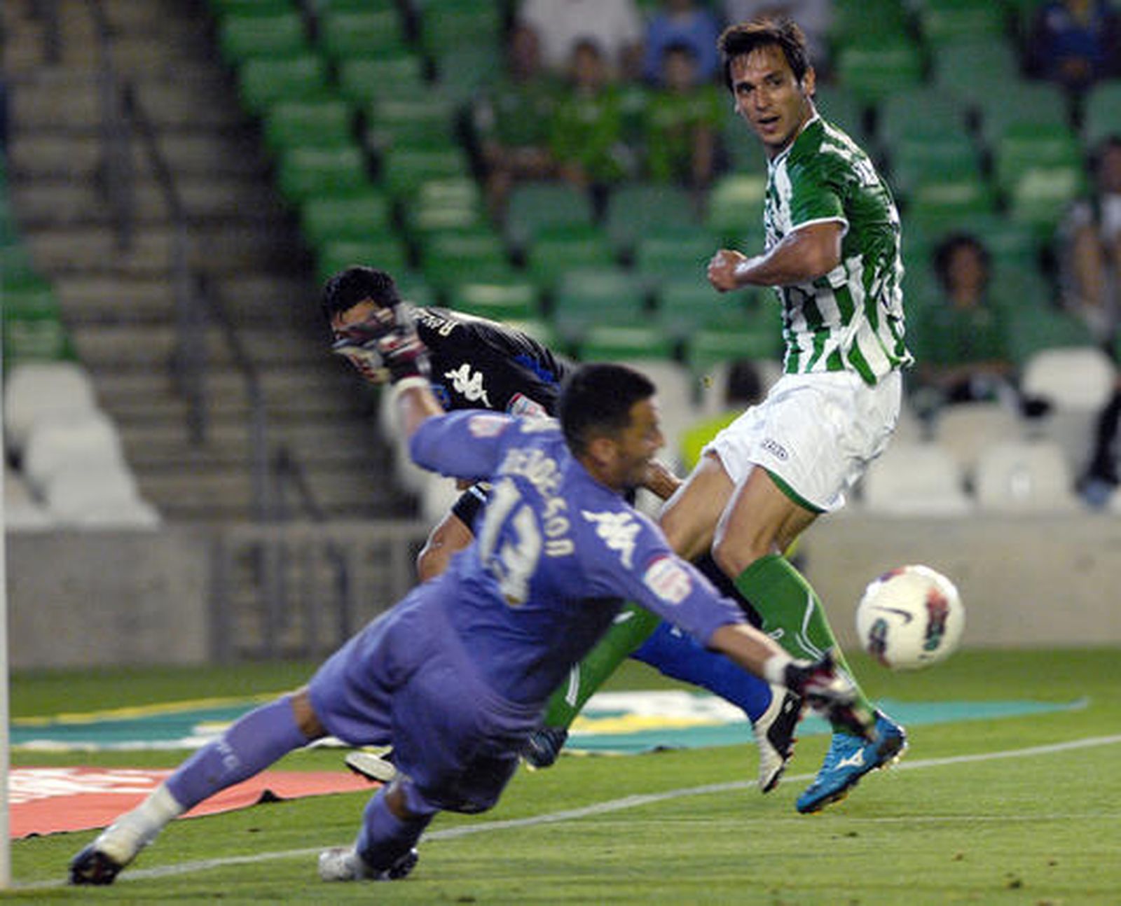 Imágenes del partido entre el Real Betis y el Portsmouth inglés.

Foto: Manuel Gómez
